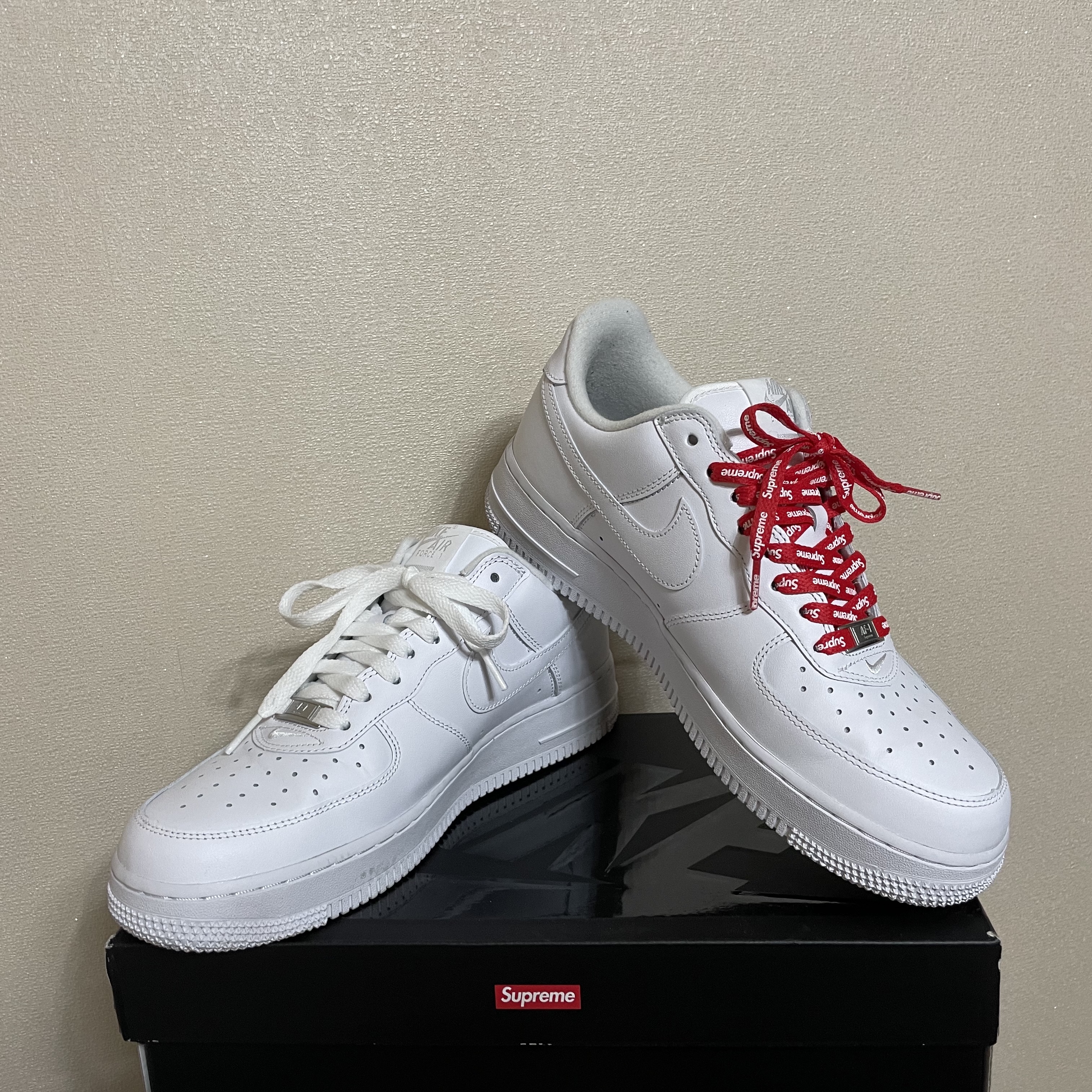 Nike x Supreme Air Force 1 Low White 착용 스타일