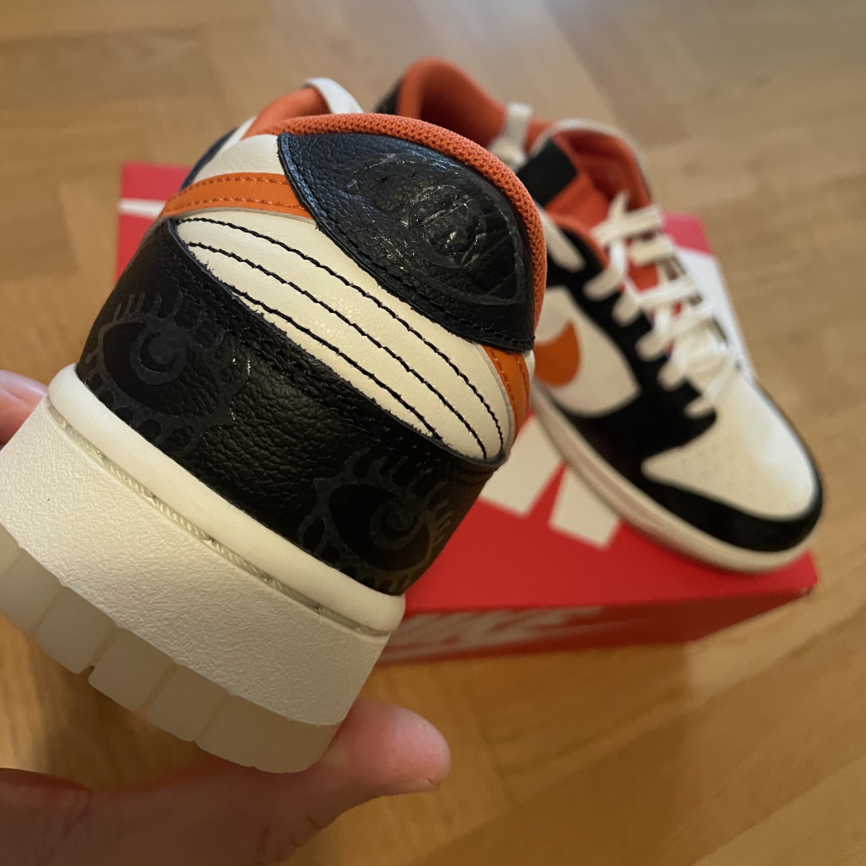 Nike Dunk Low Retro PRM Halloween 착용 스타일 - 2