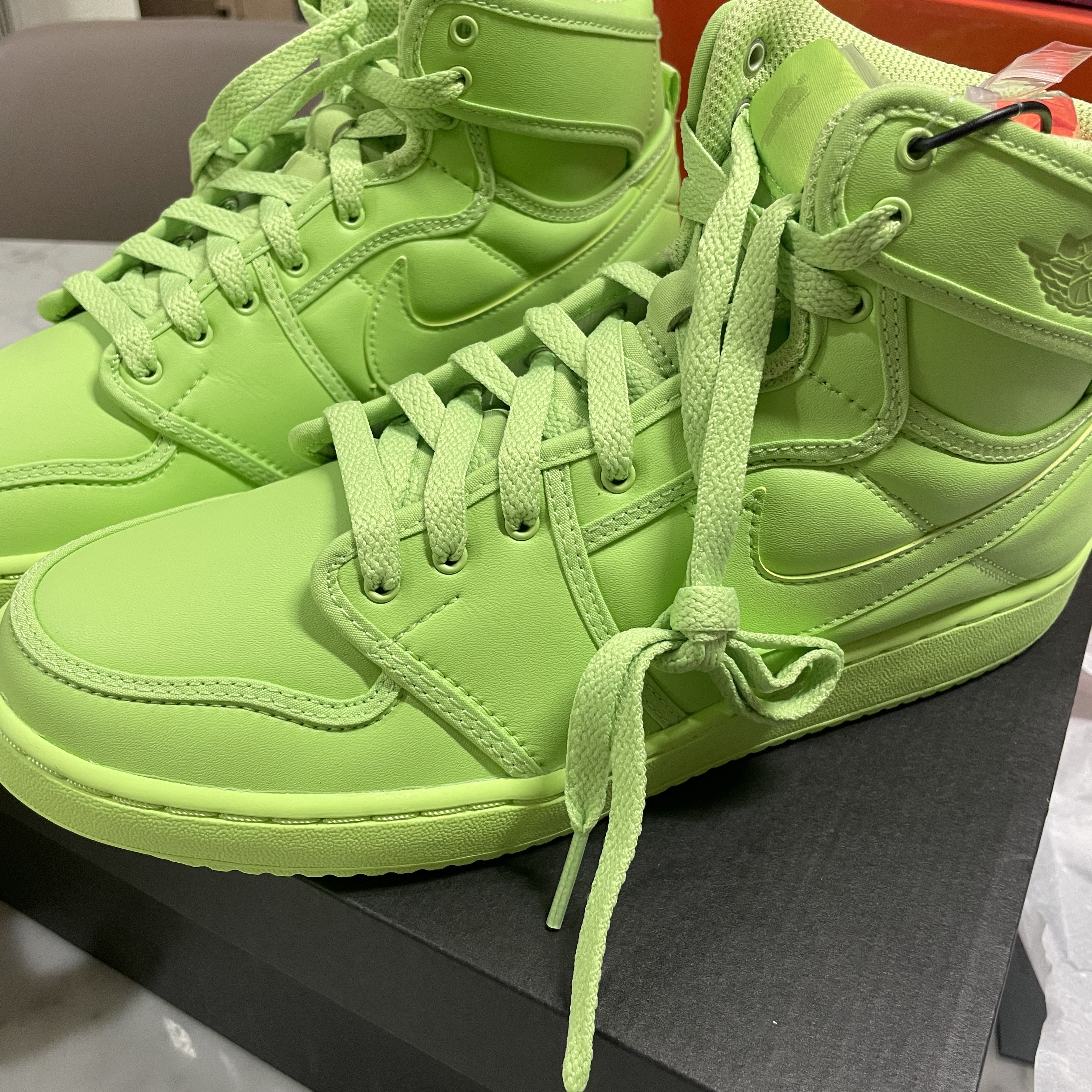 (W) Jordan 1 x Billie Eilish KO SP Lime Green 착용 스타일 - 3