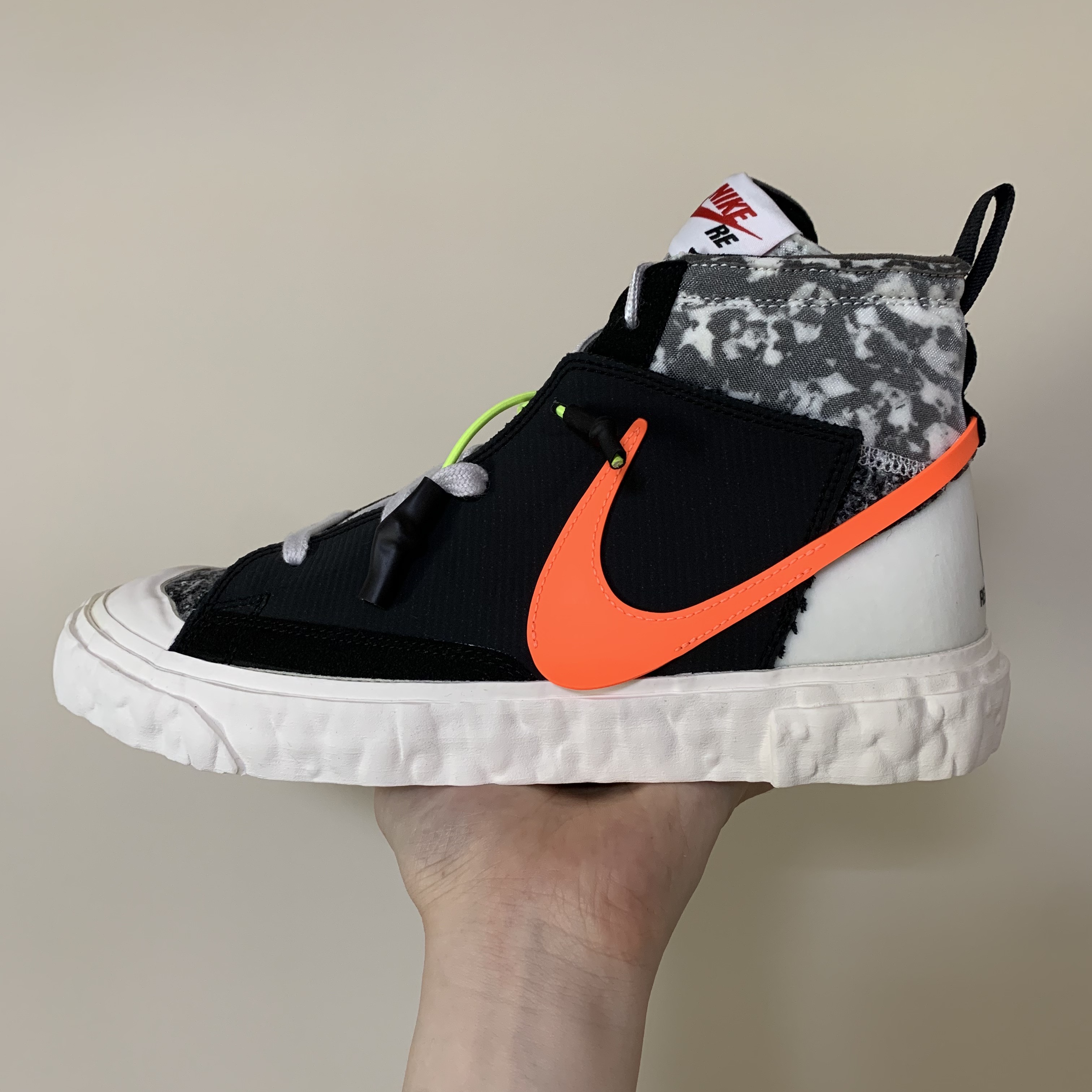 Nike x Readymade Blazer Mid Black 착용 스타일 - 1