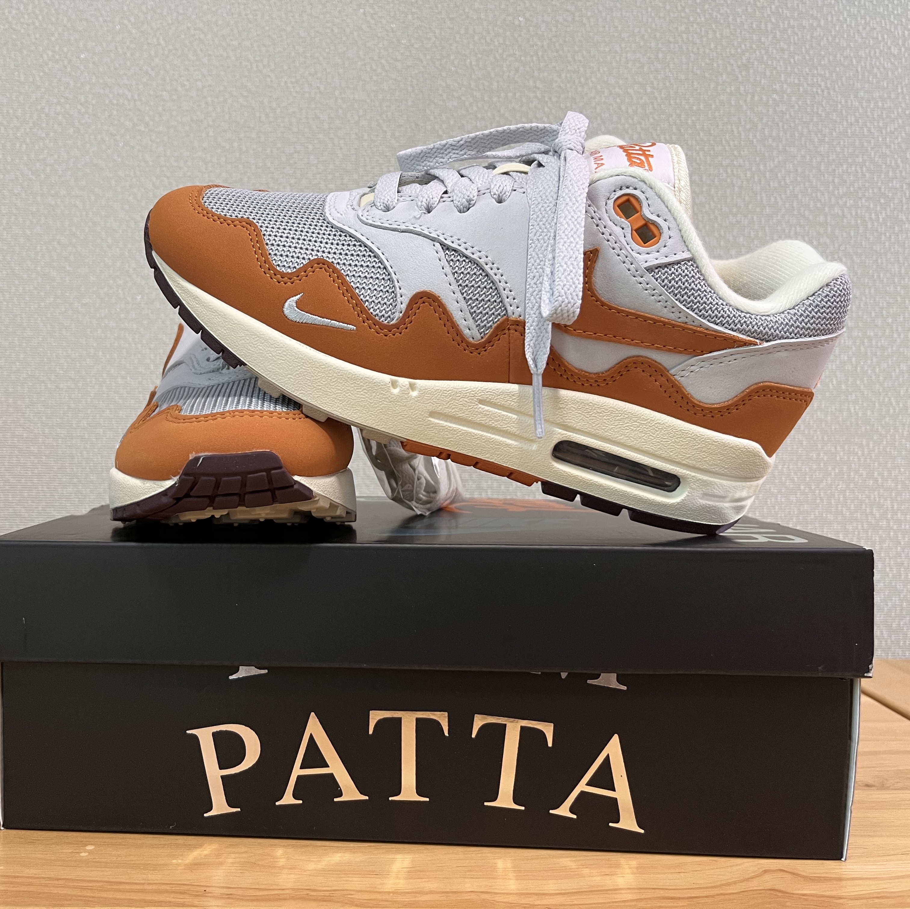 Nike x Patta Air Max 1 Monarch 착용 스타일