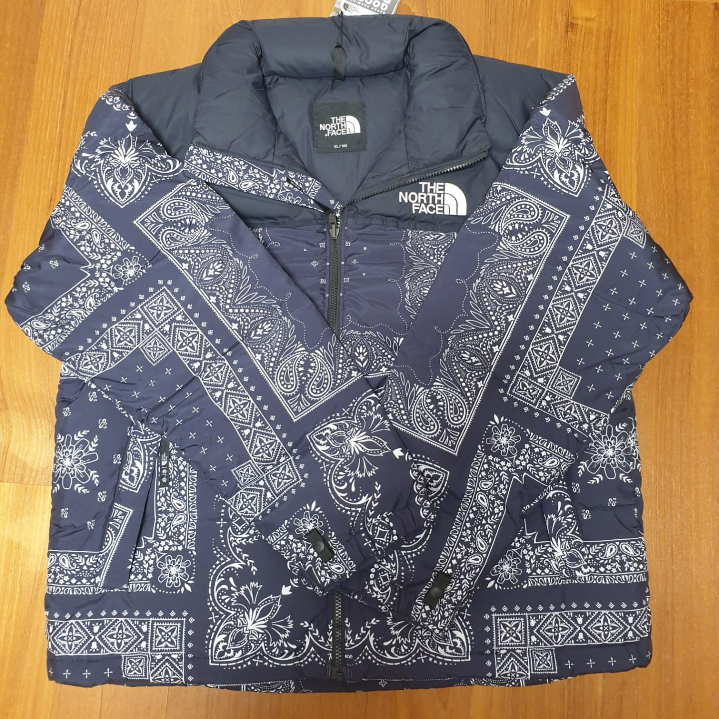 The North Face 1996 Novelty Nuptse Jacket Dark Navy 착용 스타일 - 1