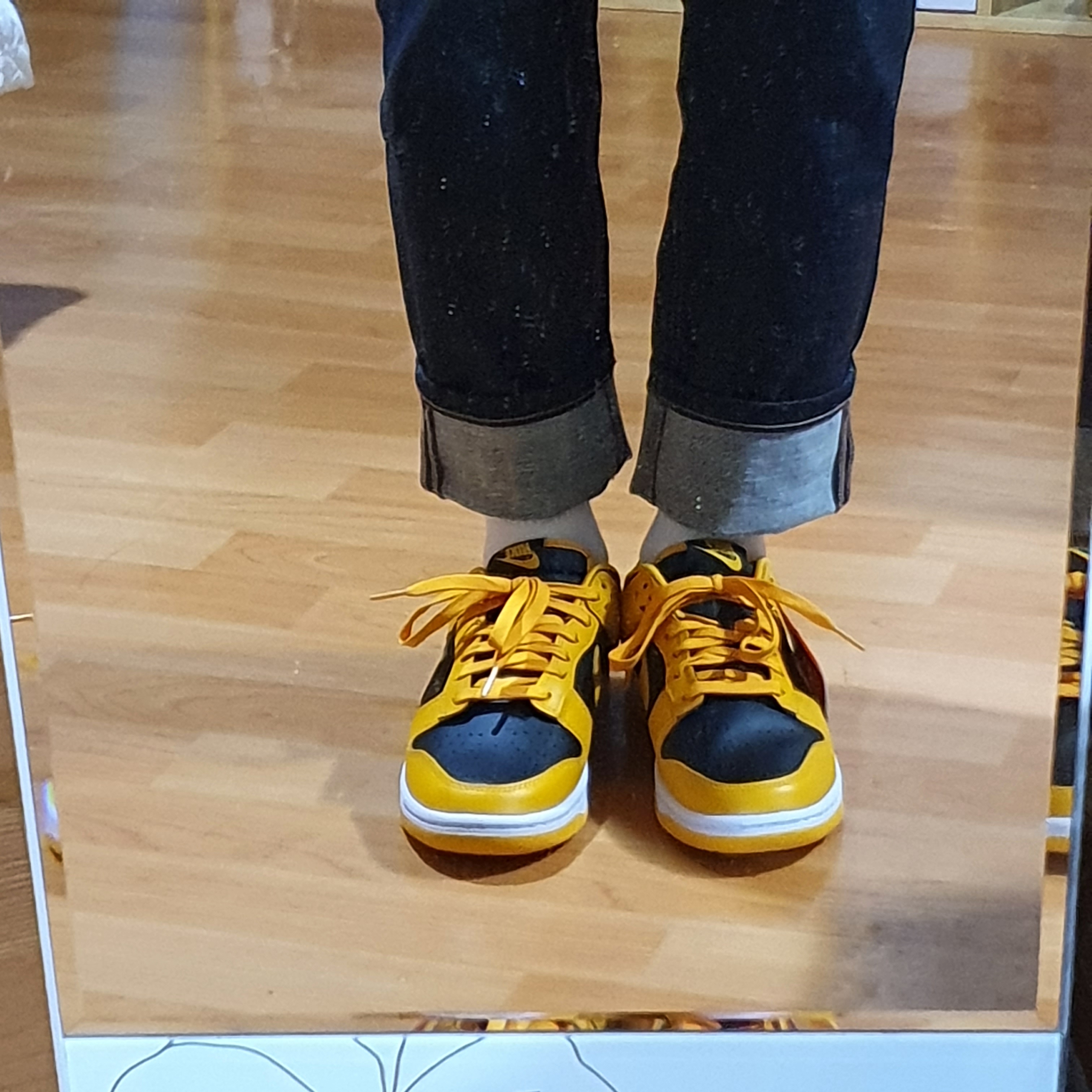 Nike Dunk Low Retro Championship Goldenrod 착용 스타일 - 2