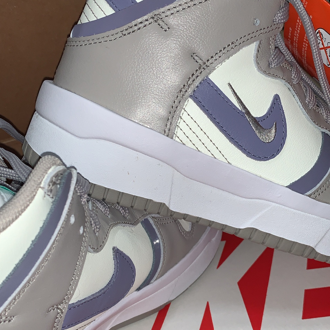 (W) Nike Dunk High Up Iron Purple 착용 스타일 - 1