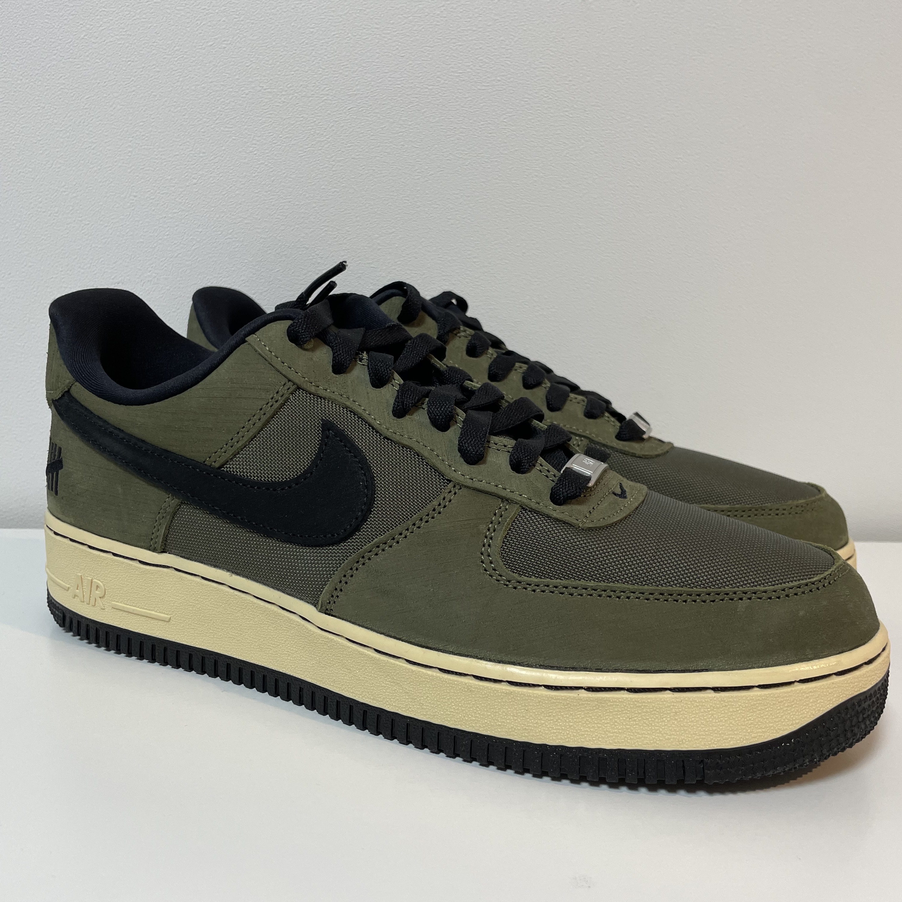 Nike x Undefeated Air Force 1 Low SP Ballistic 착용 스타일 - 1