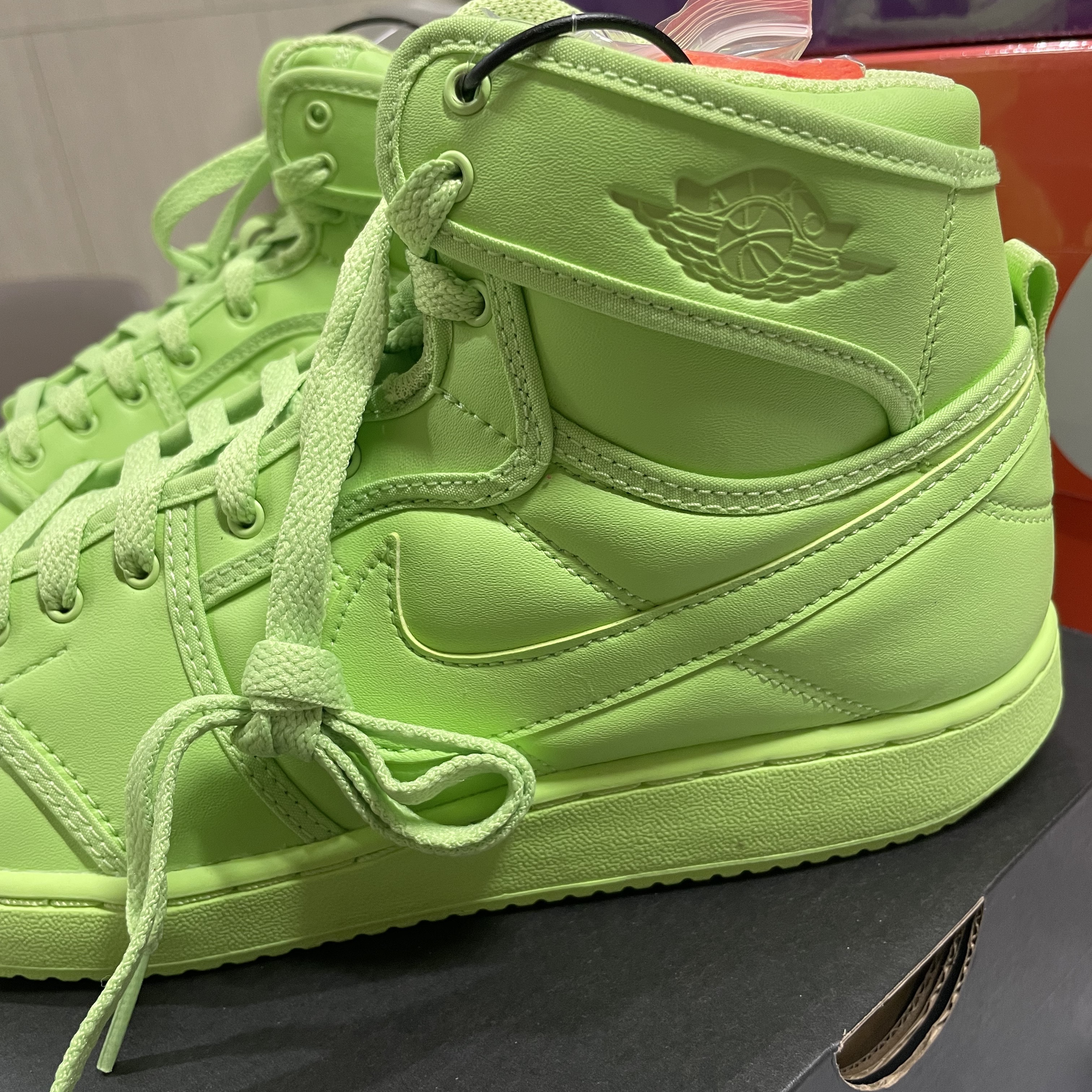 (W) Jordan 1 x Billie Eilish KO SP Lime Green 착용 스타일 - 4