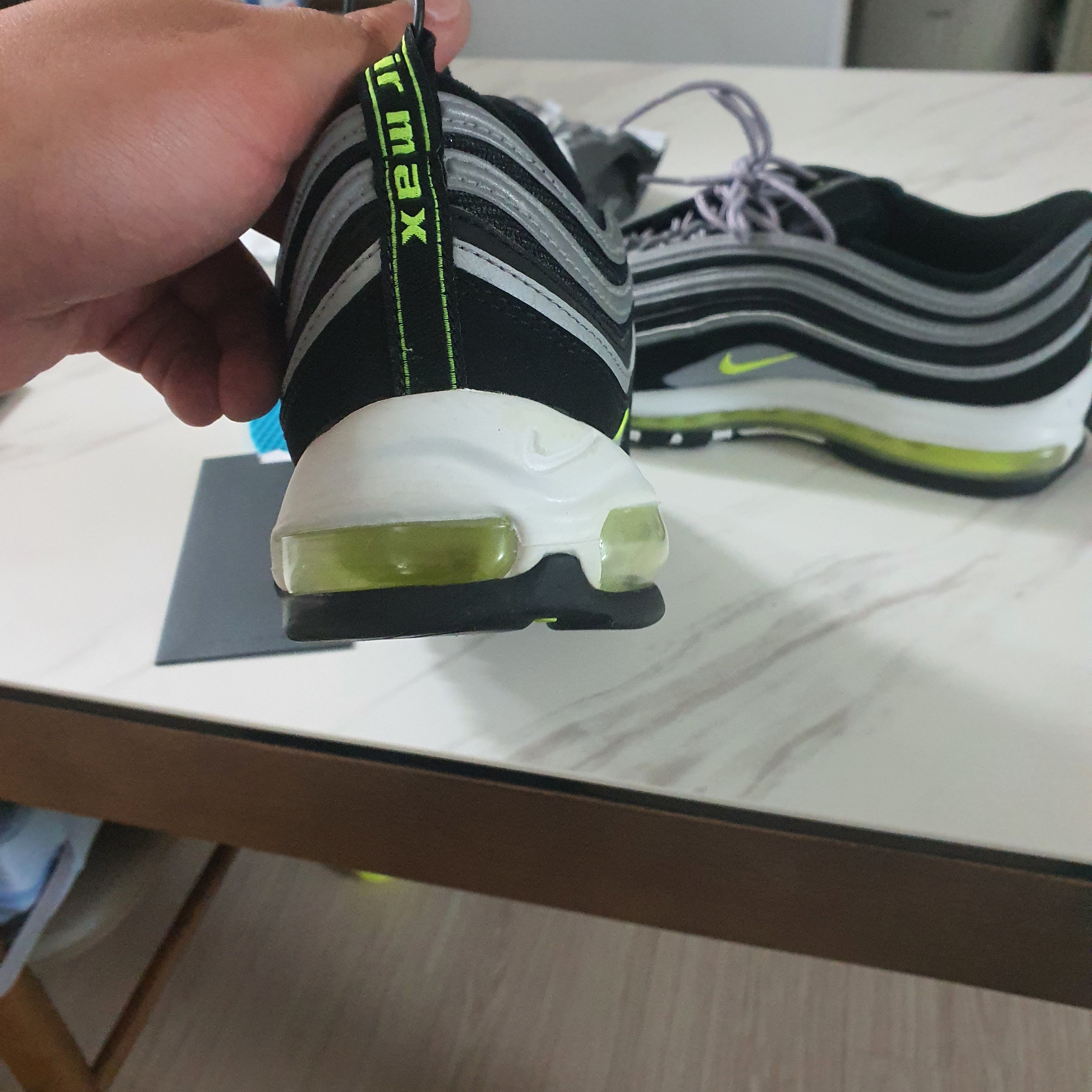 Nike Air Max 97 OG Black Volt Asia 착용 스타일 - 3