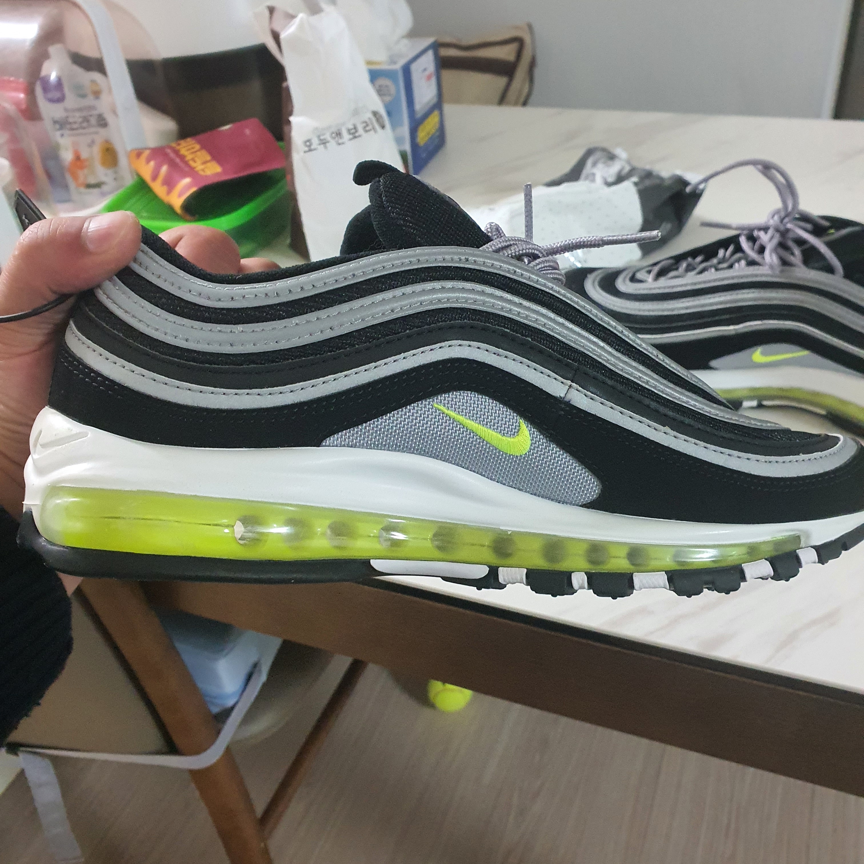 Nike Air Max 97 OG Black Volt Asia 착용 스타일 - 1