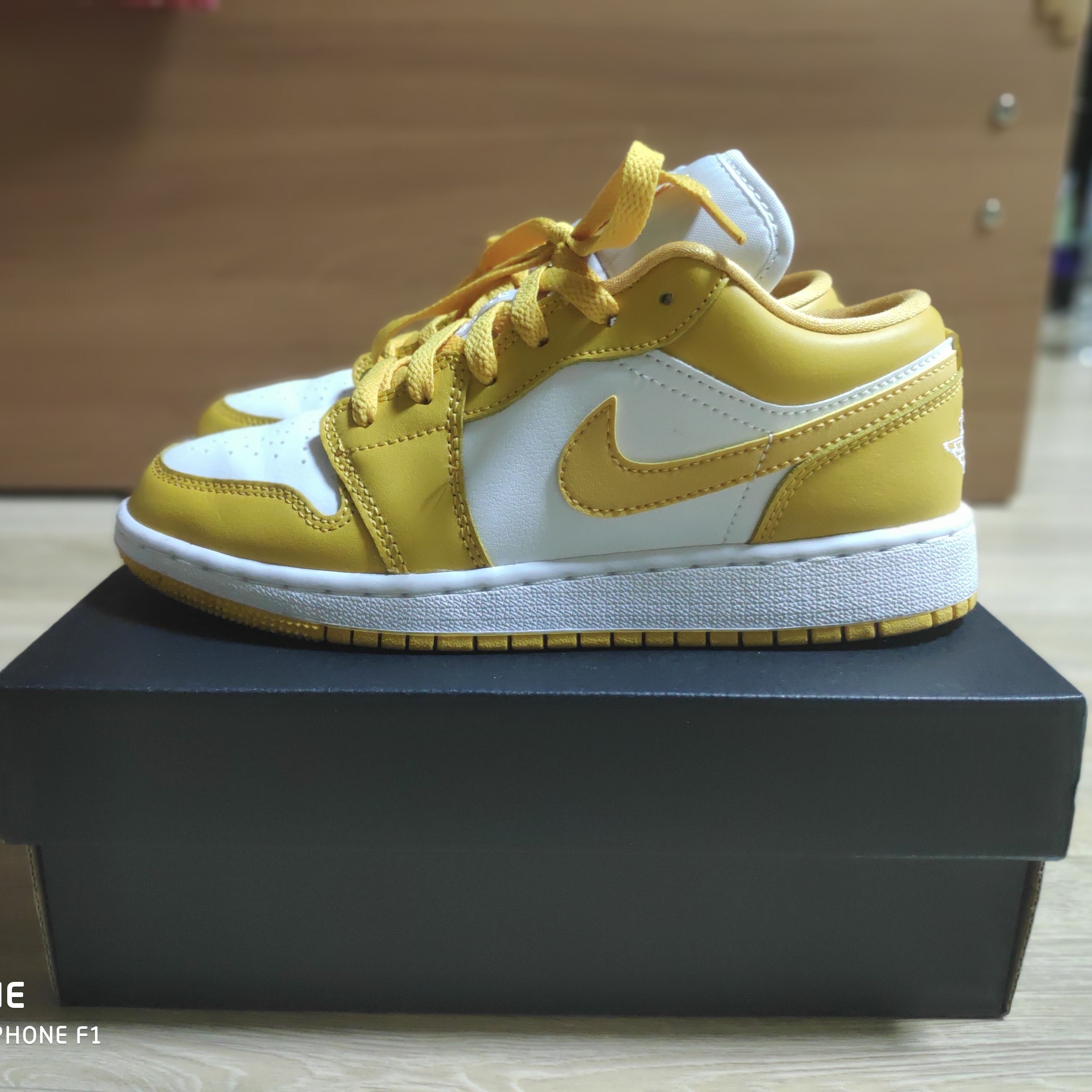 Jordan 1 Low Pollen 착용 스타일