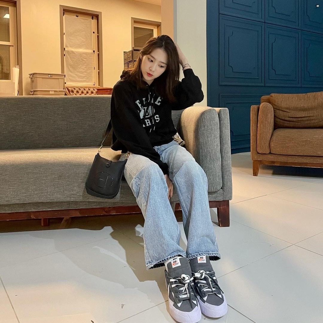 Nike x Sacai Blazer Low Iron Grey 착용 스타일 - 3