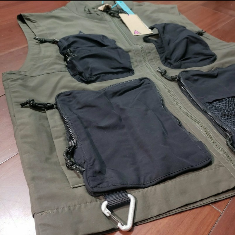Nike ACG Vest Cargo Khaki Black - Asia 착용 스타일