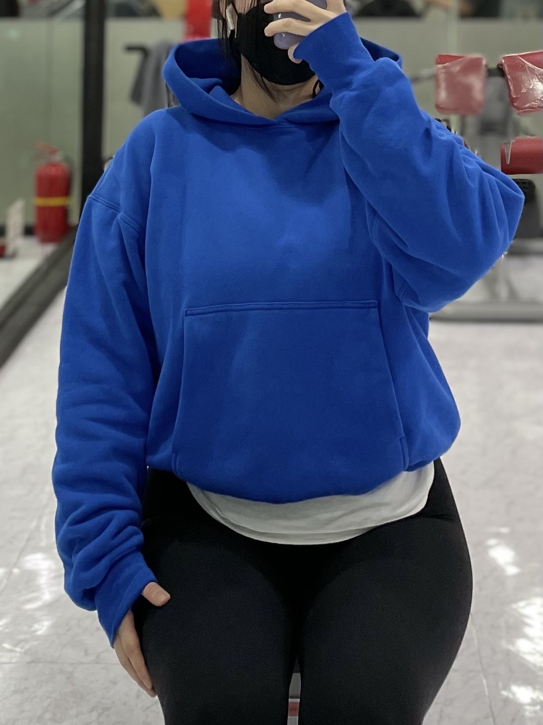 Yeezy Gap Hoodie Blue, Adidas Yeezy 700 V3 Kyanite 착용 스타일 - 2