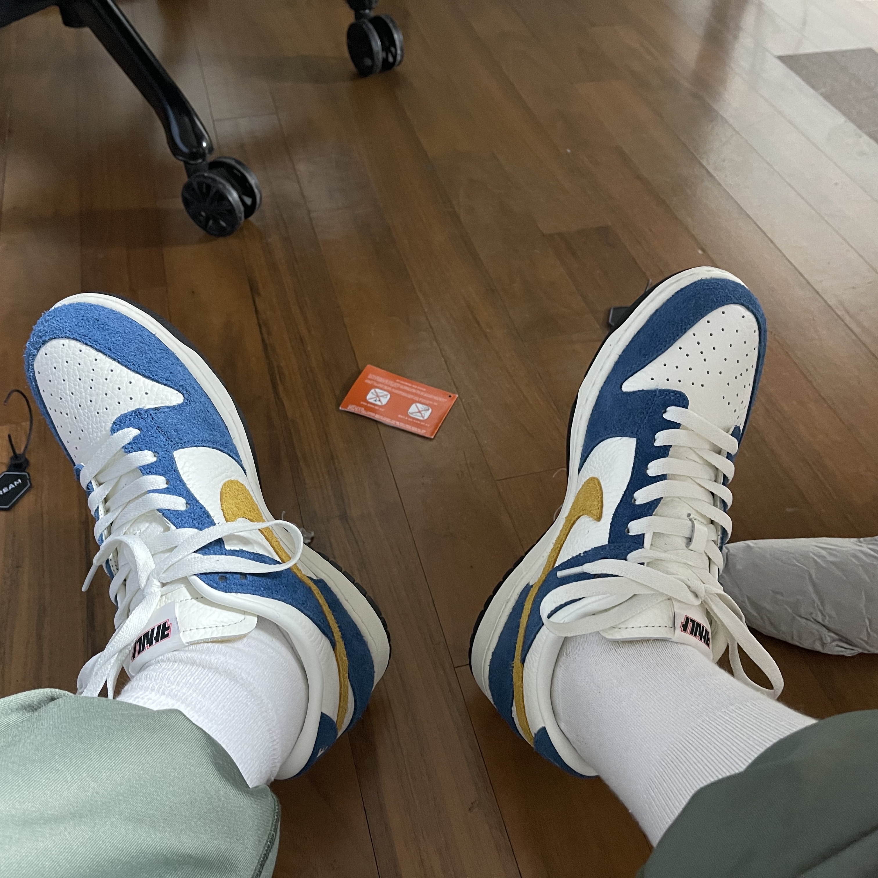 Nike x Kasina Dunk Low 80's Bus 착용 스타일 - 3