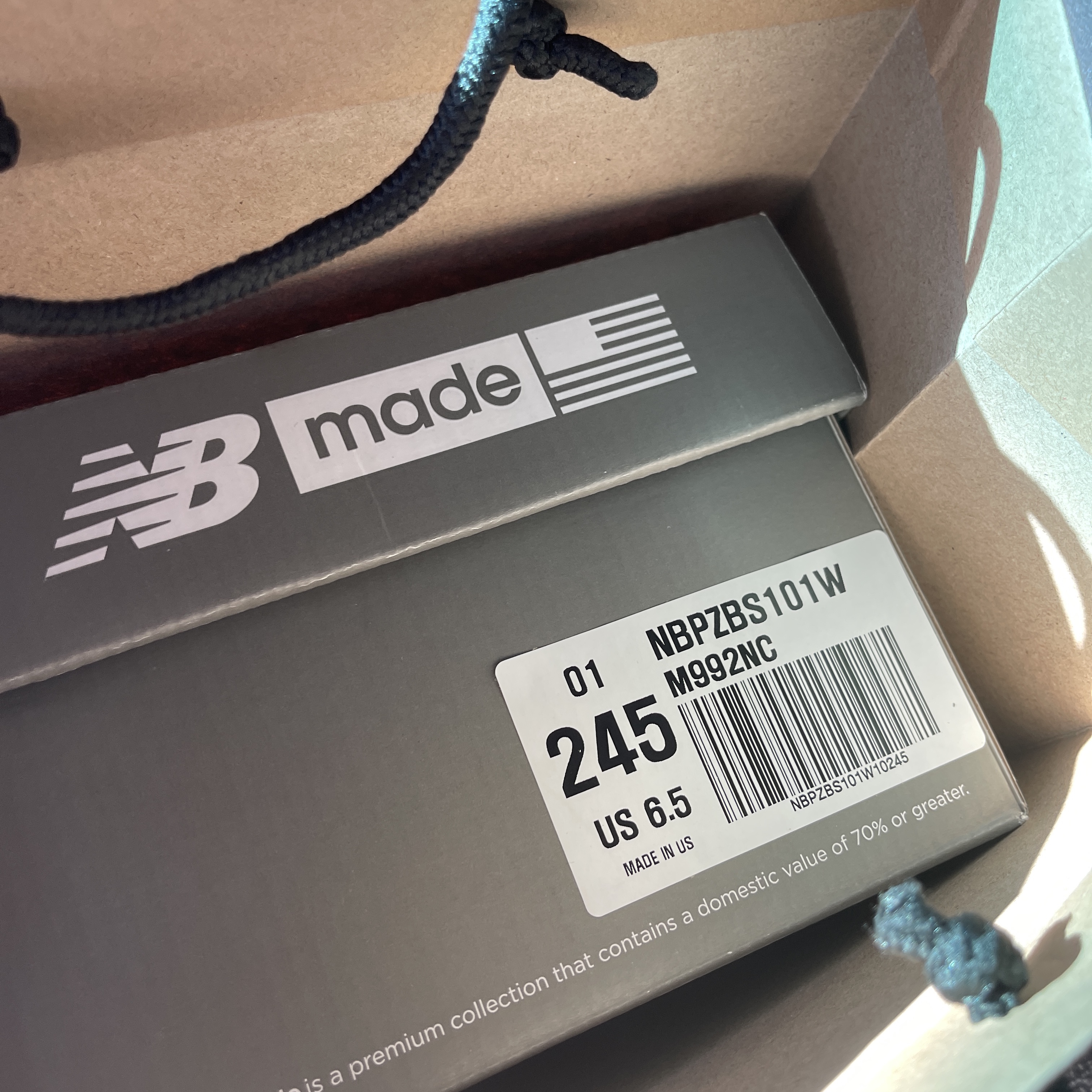 New Balance 992 Made in USA White Silver 착용 스타일 - 1