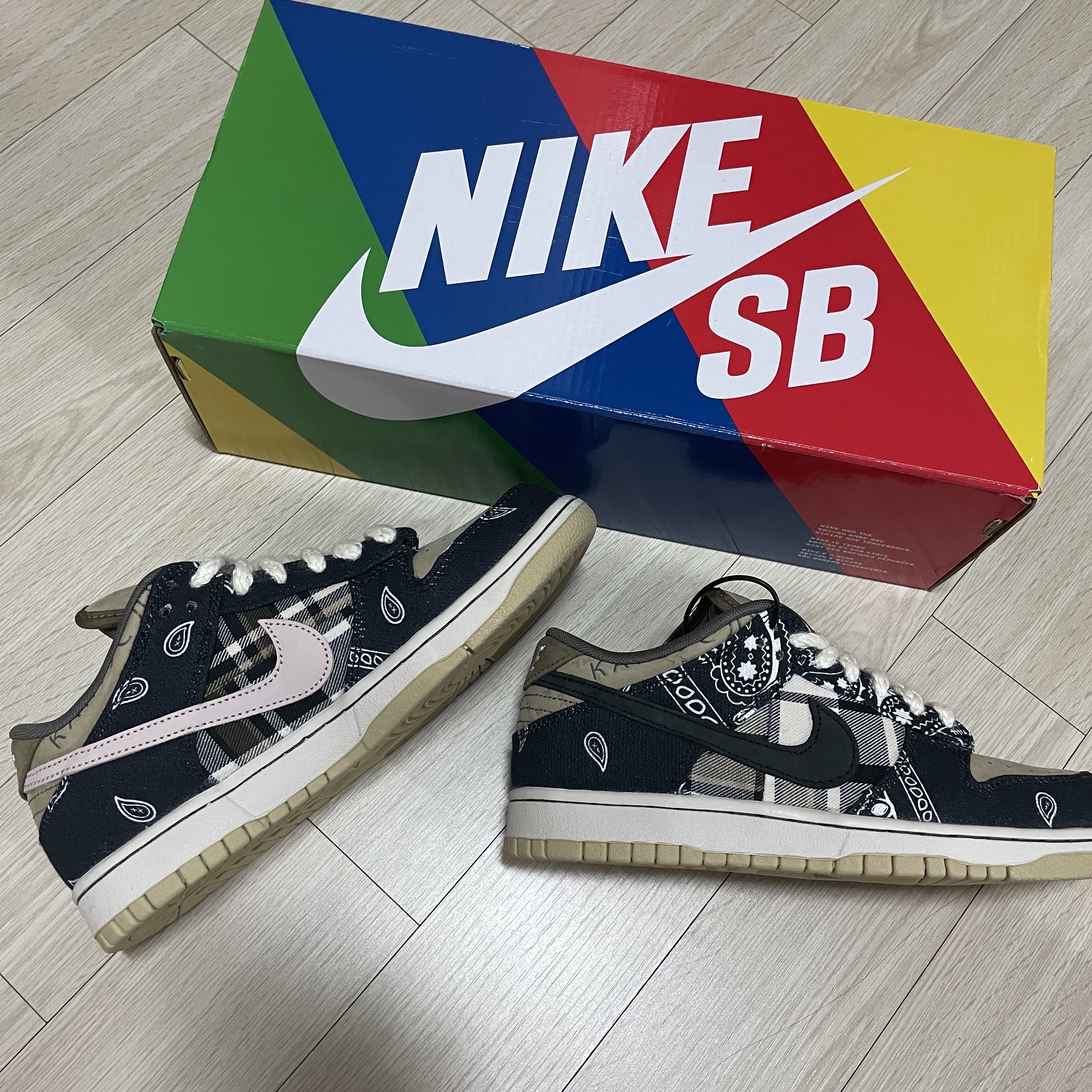 Nike x Travis Scott SB Dunk Low 착용 스타일 - 1