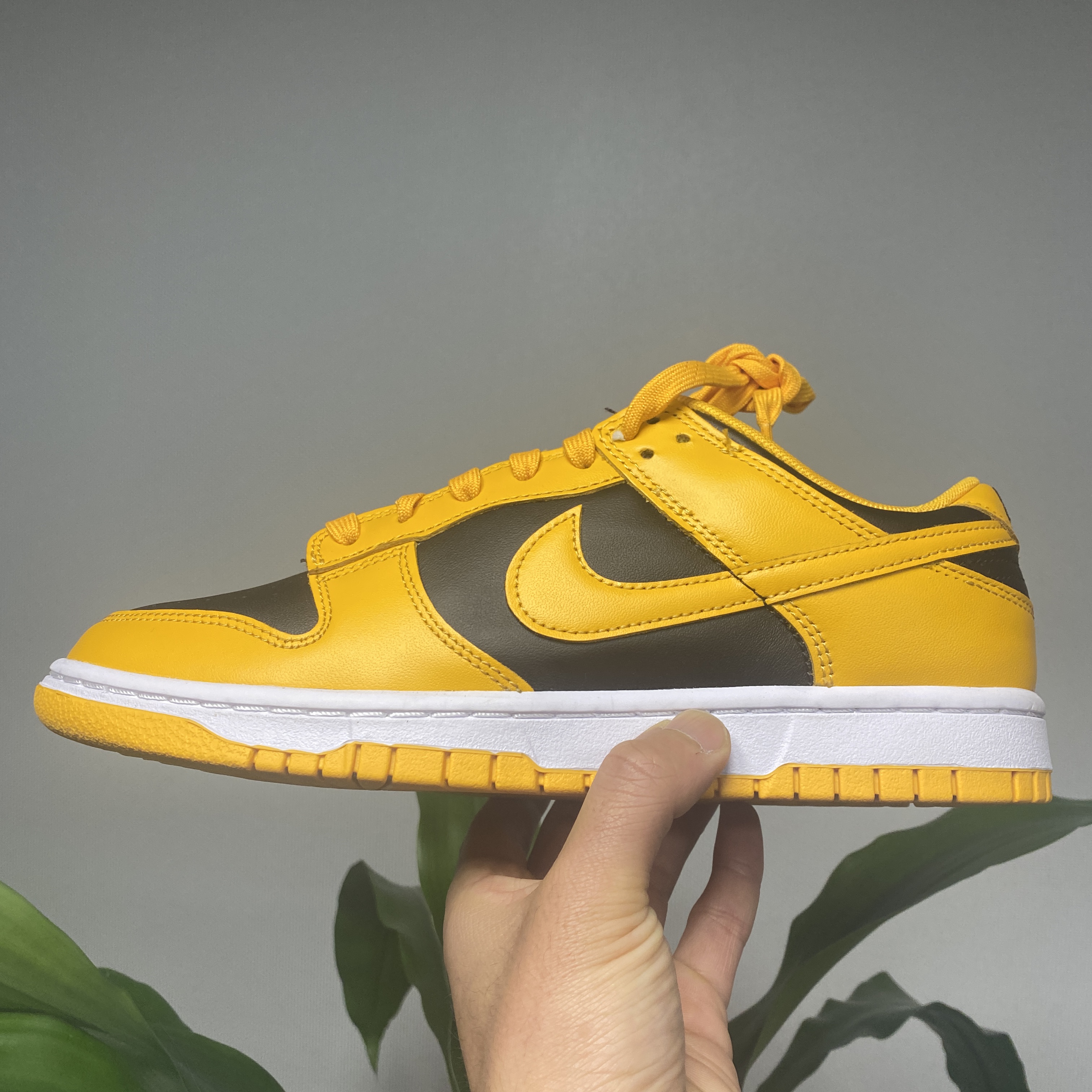 Nike Dunk Low Retro Championship Goldenrod 착용 스타일