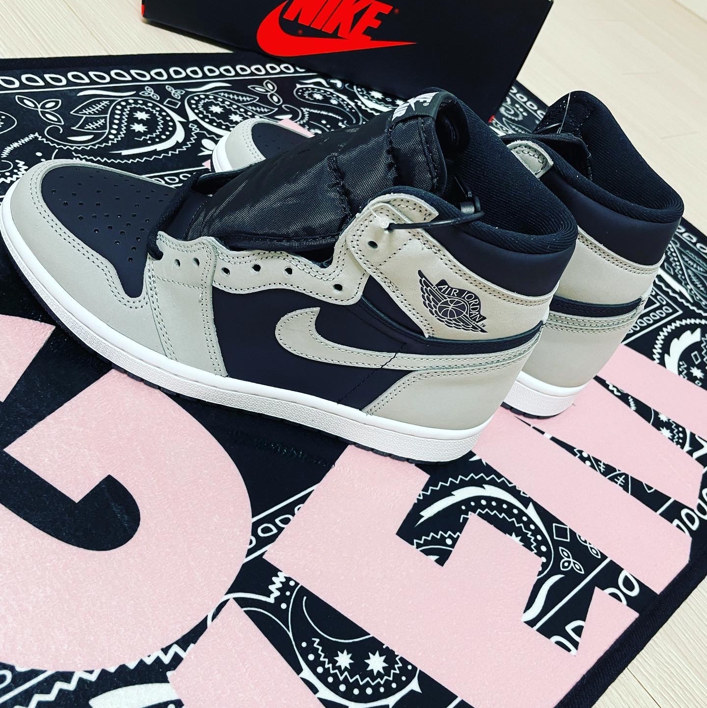 Jordan 1 Retro High OG Shadow 2.0 착용 스타일 - 3