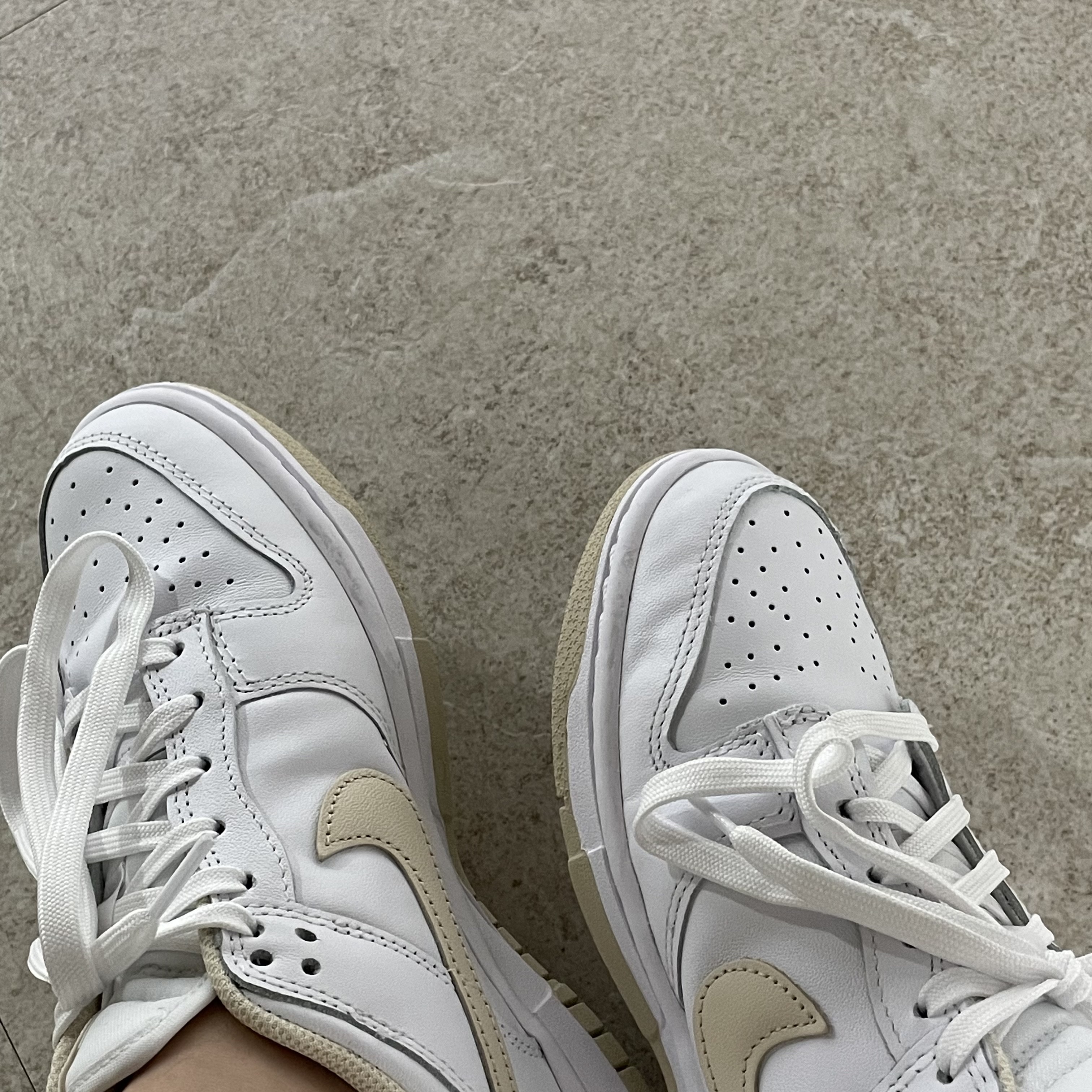 (W) Nike Dunk Low Pearl White 착용 스타일