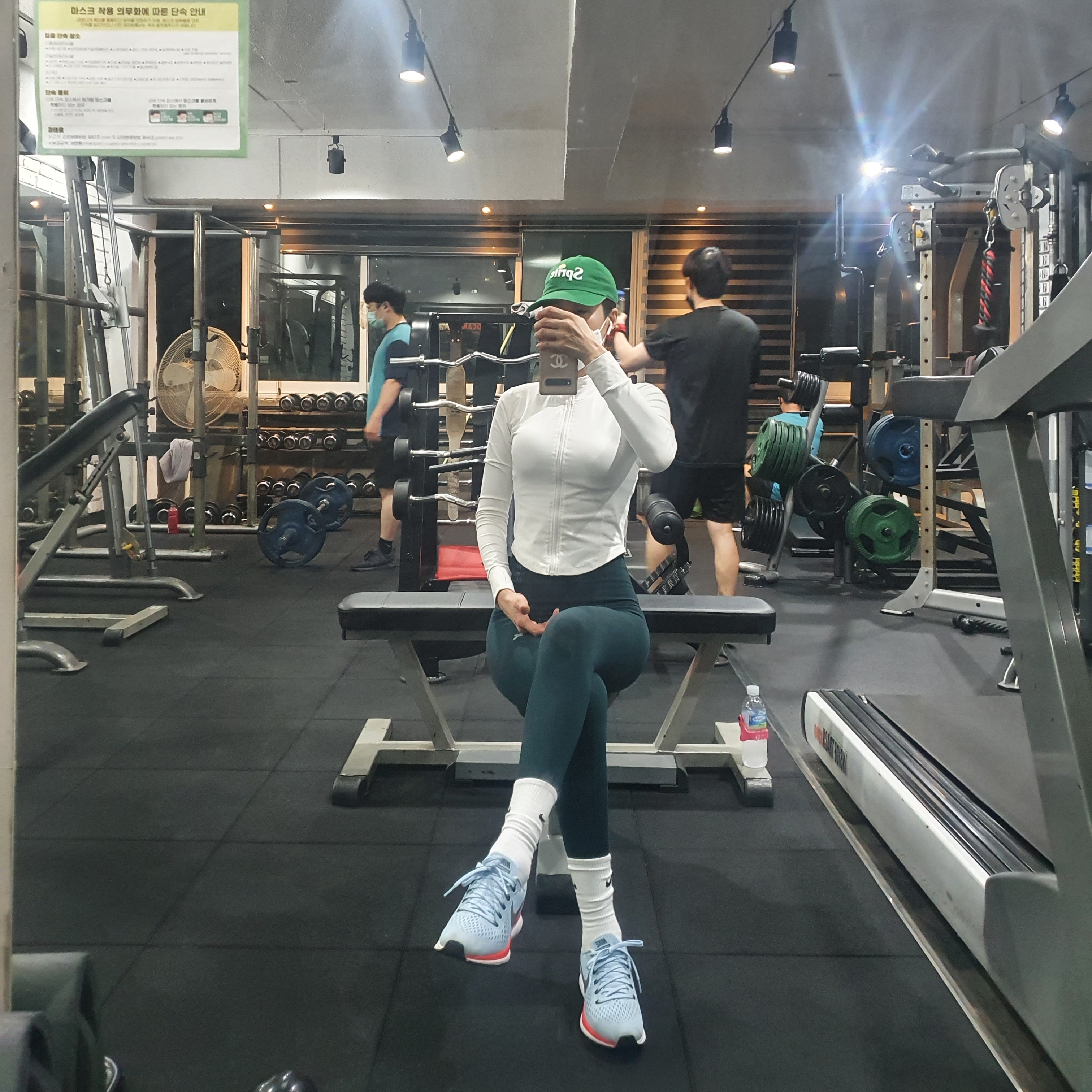 nicolefarhi님의 스타일