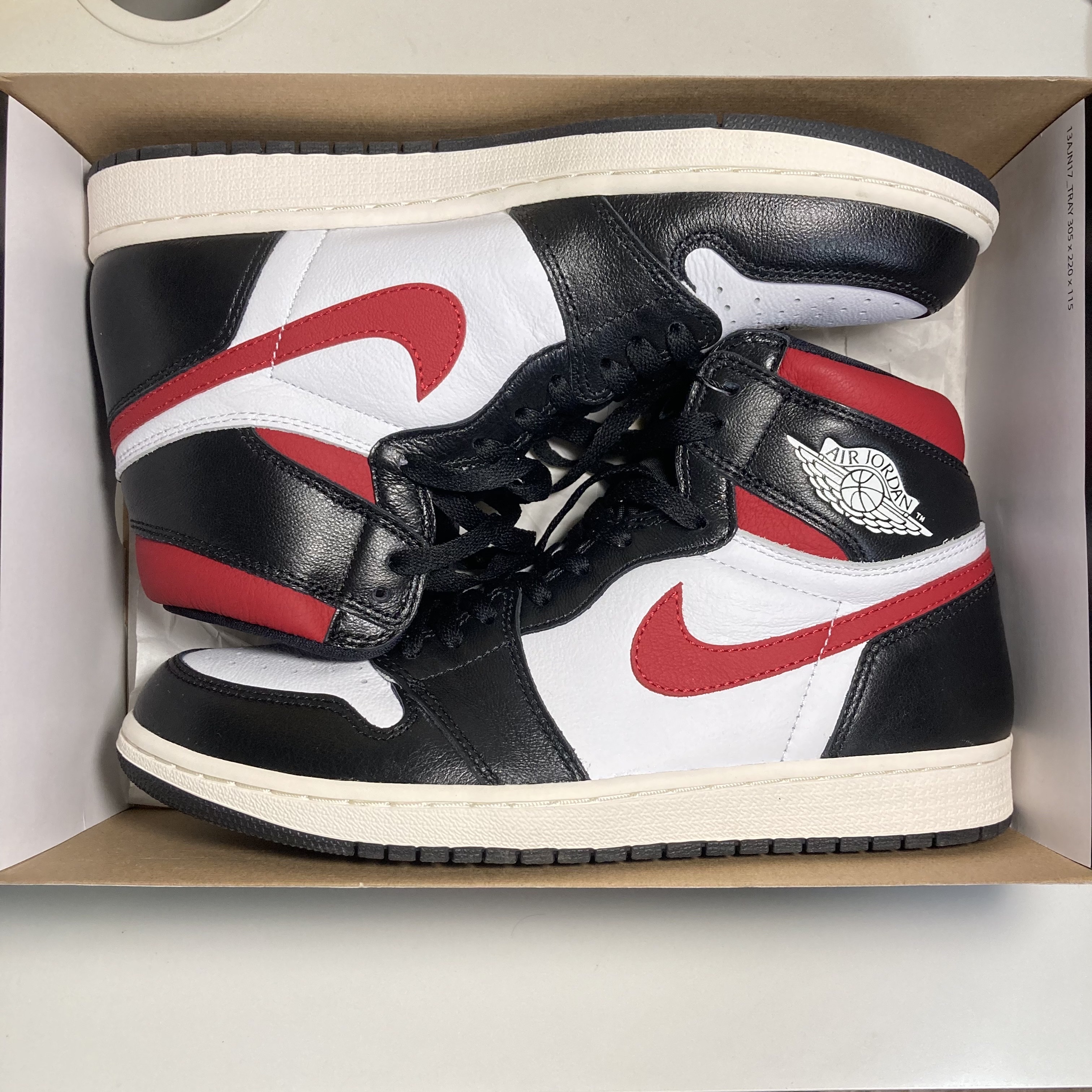 Jordan 1 Retro High OG Gym Red 착용 스타일 - 1