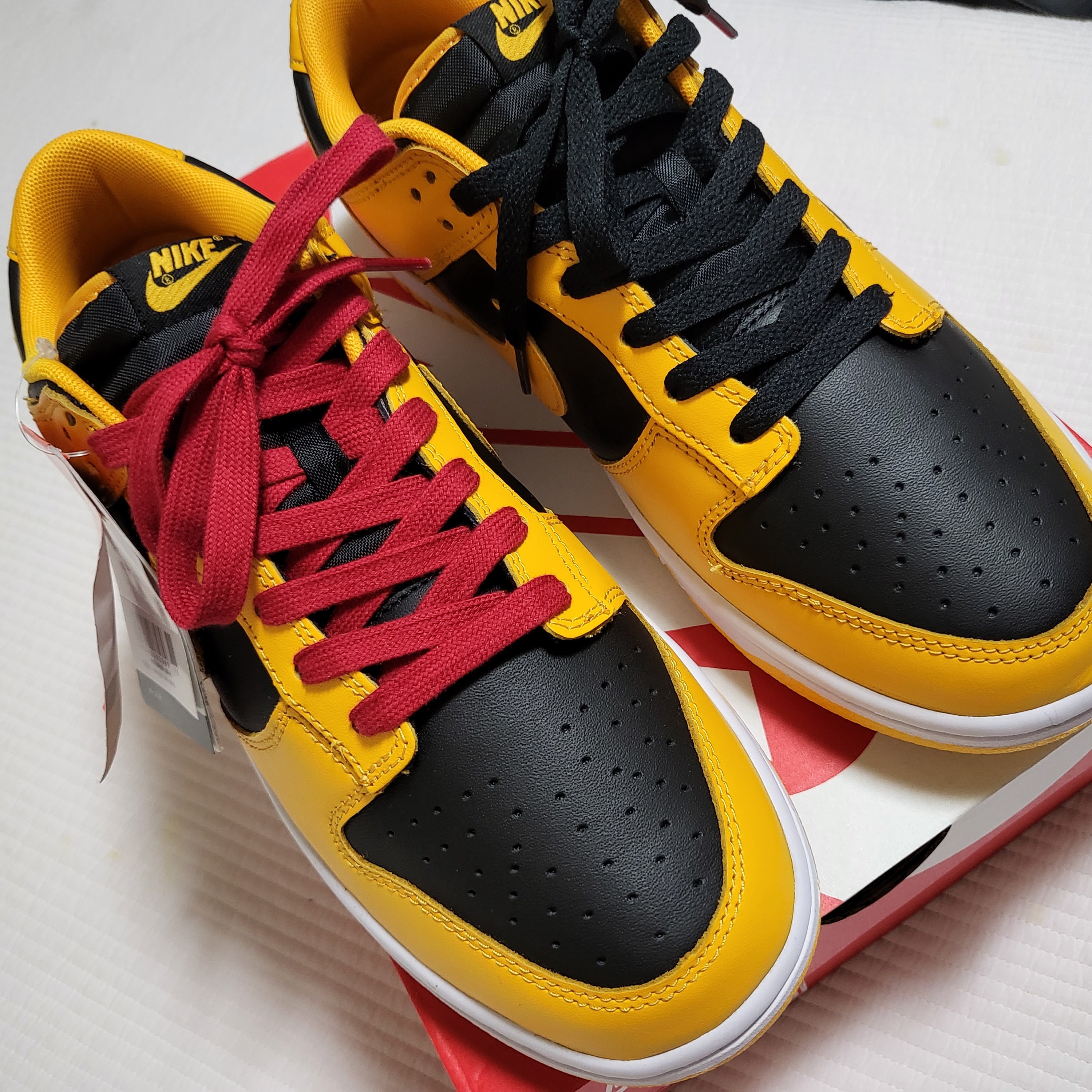 Nike Dunk Low Retro Championship Goldenrod 착용 스타일