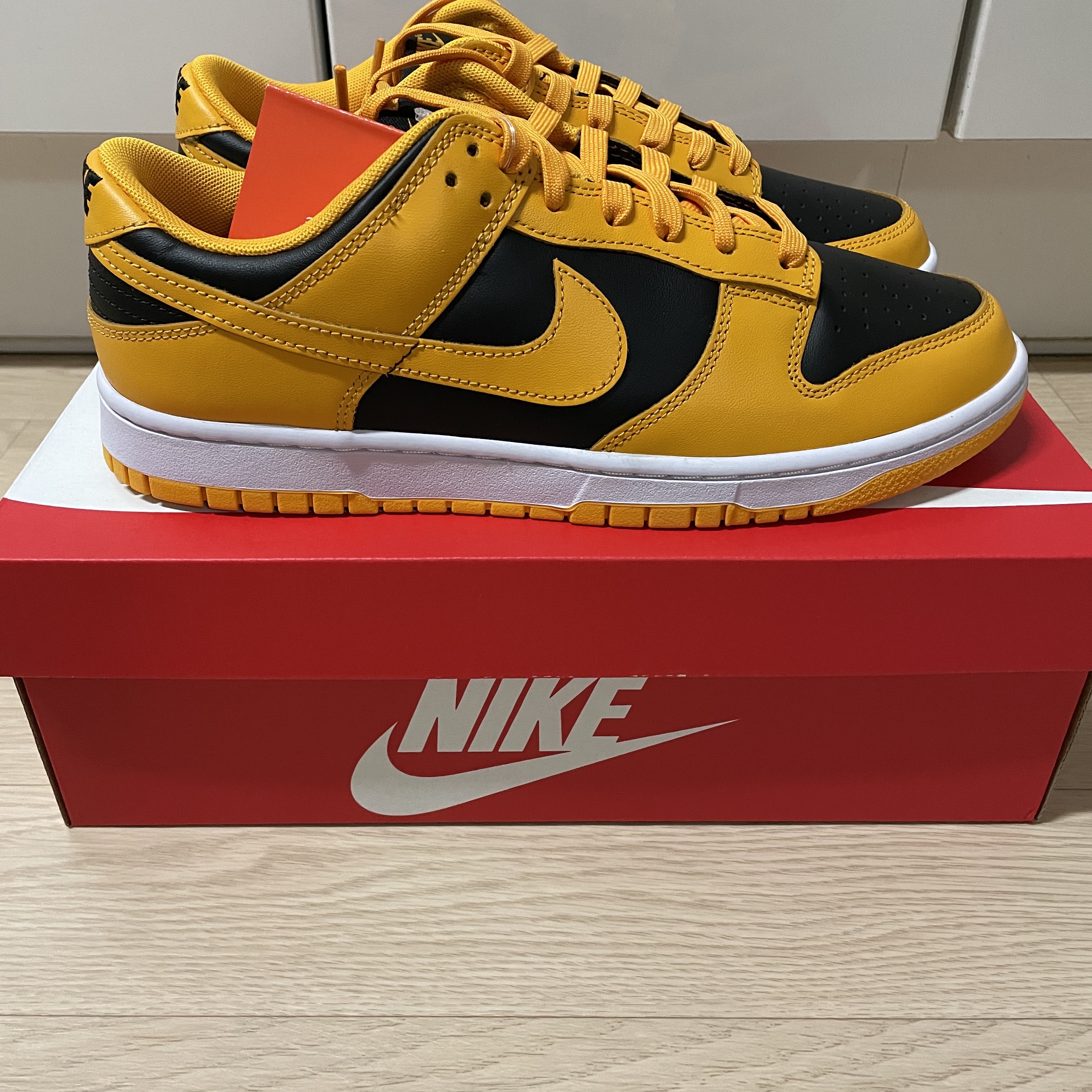 Nike Dunk Low Retro Championship Goldenrod 착용 스타일 - 4