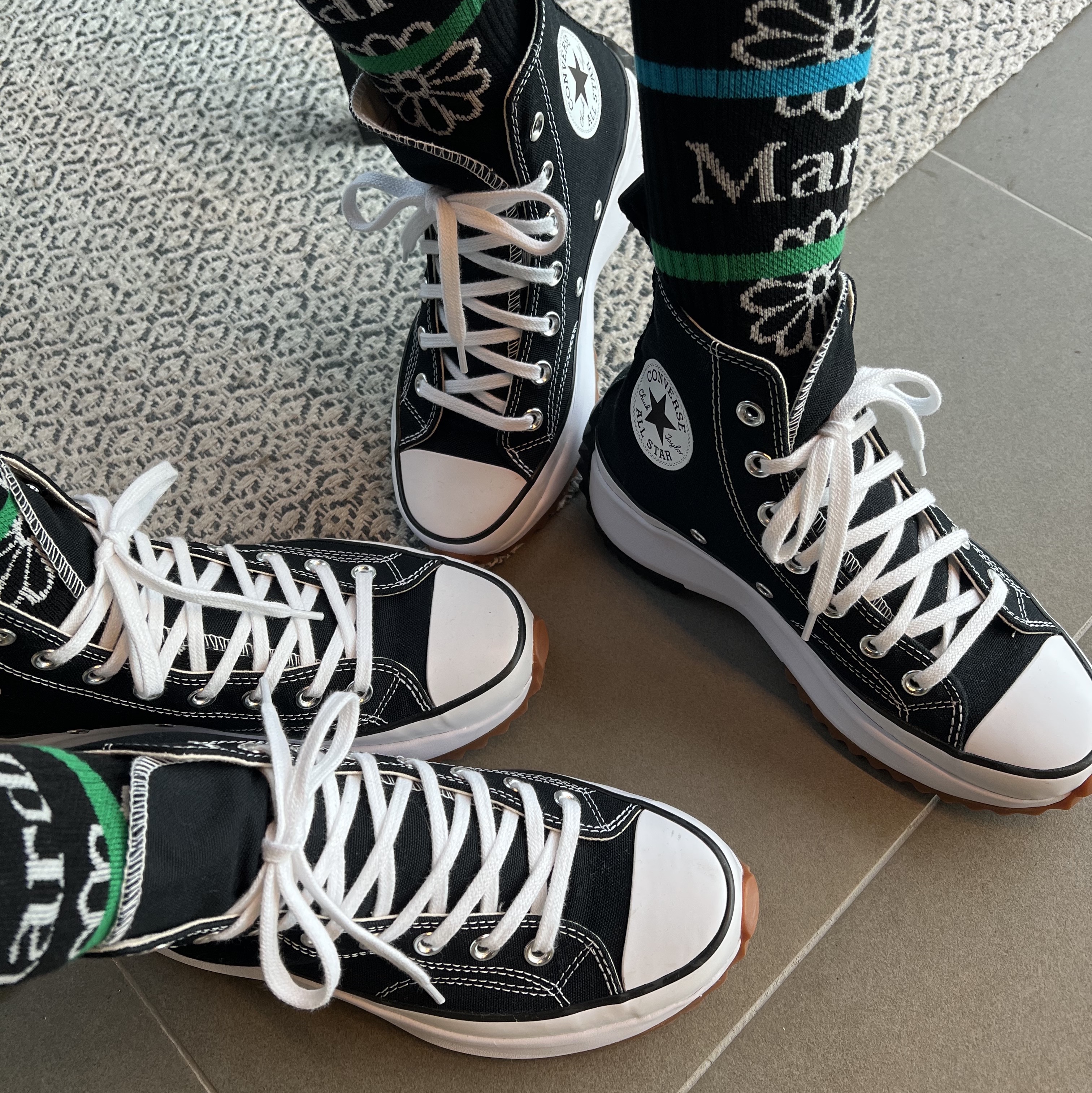 Converse Run Star Hike Hi Black White Gum 착용 스타일