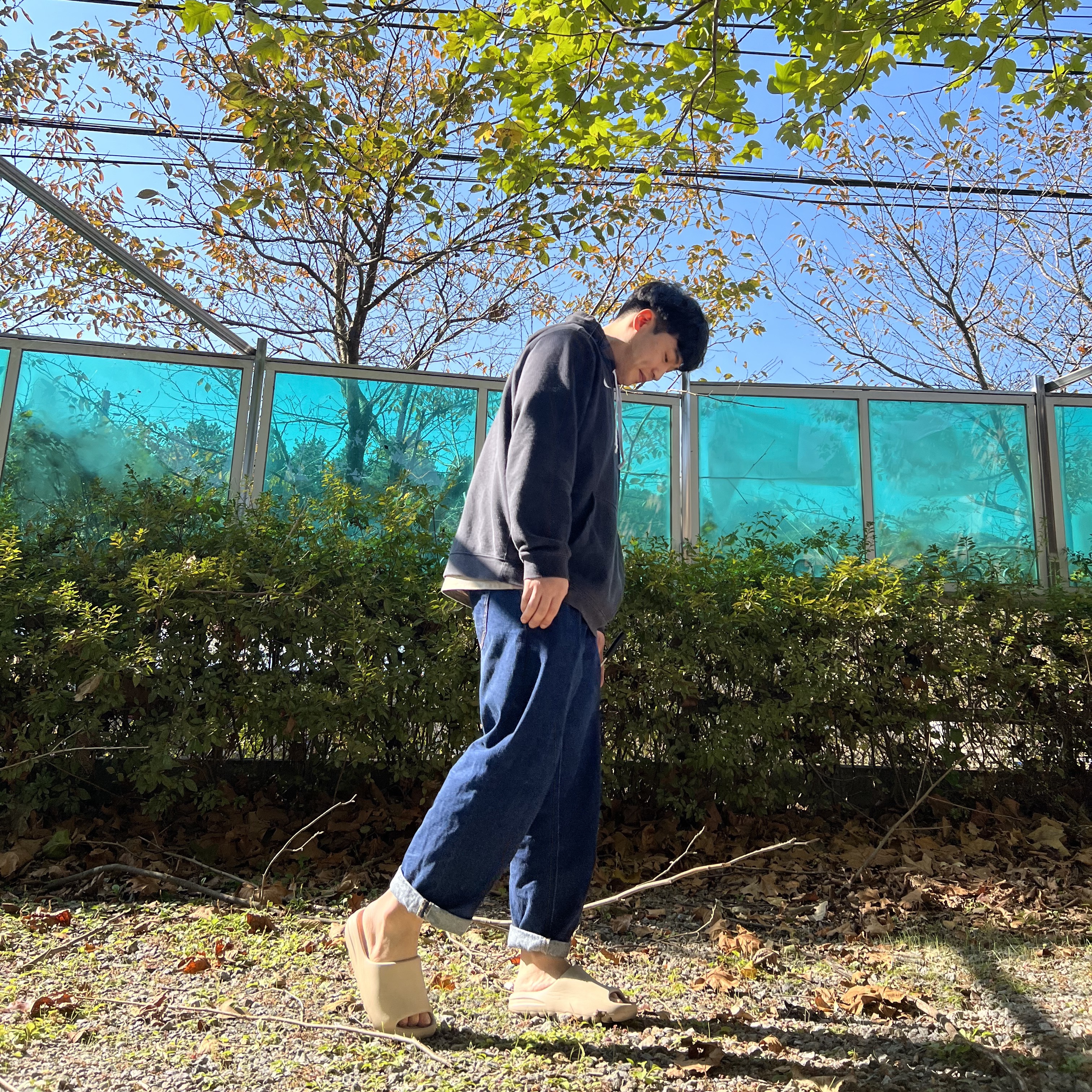 Adidas Yeezy Slide Pure 착용 스타일