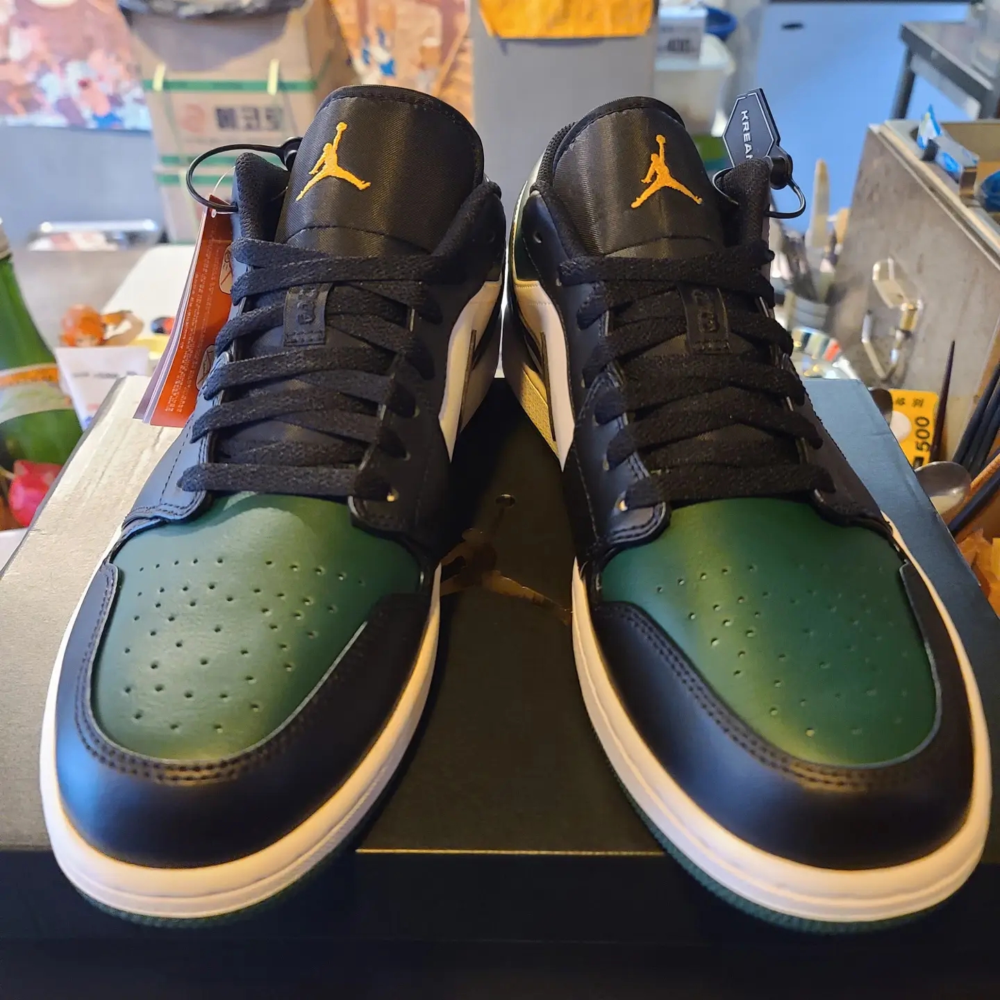 Jordan 1 Low Green Toe 착용 스타일 - 1