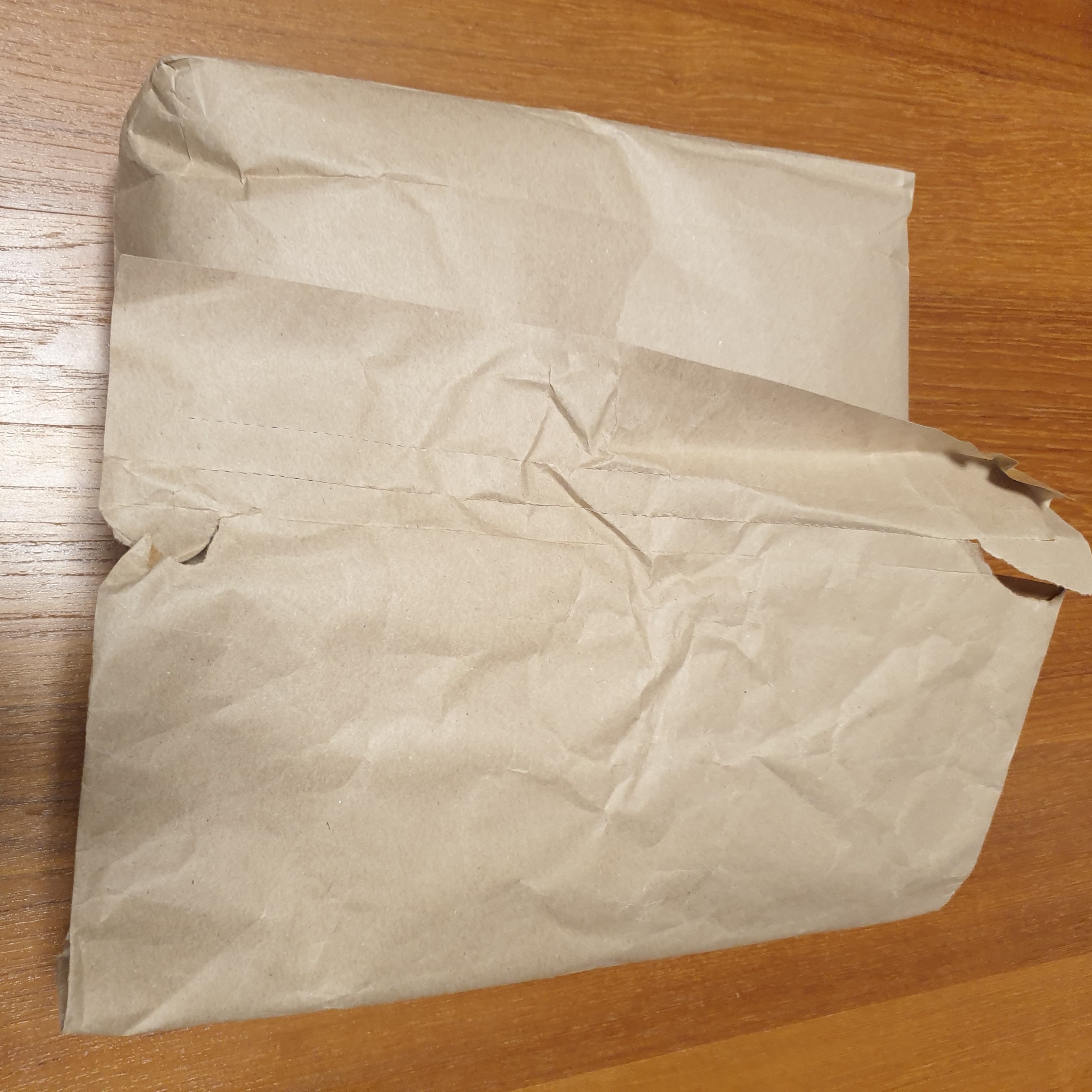 Yeezy Gap Hoodie Light Brown 착용 스타일 - 2