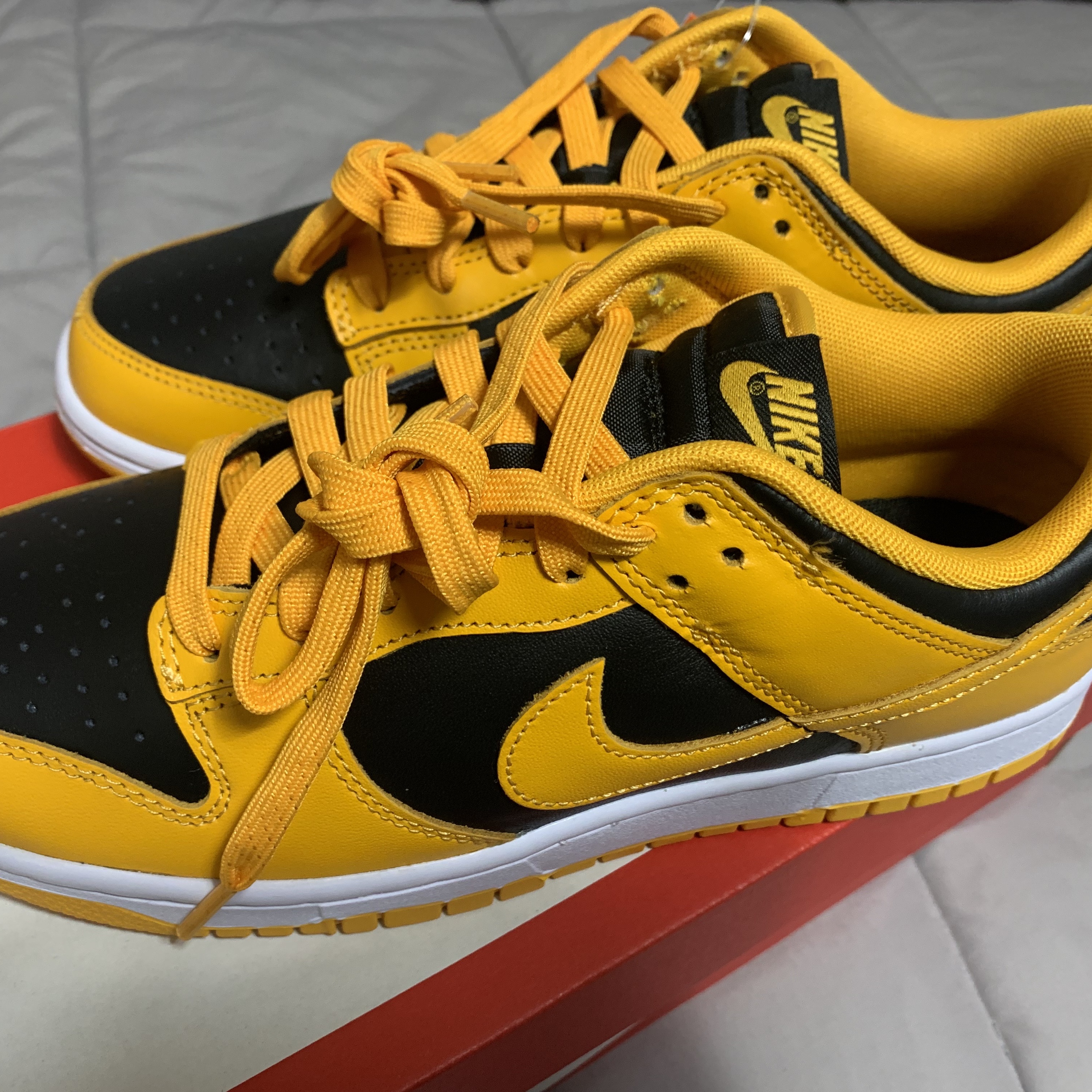 Nike Dunk Low Retro Championship Goldenrod 착용 스타일 - 2