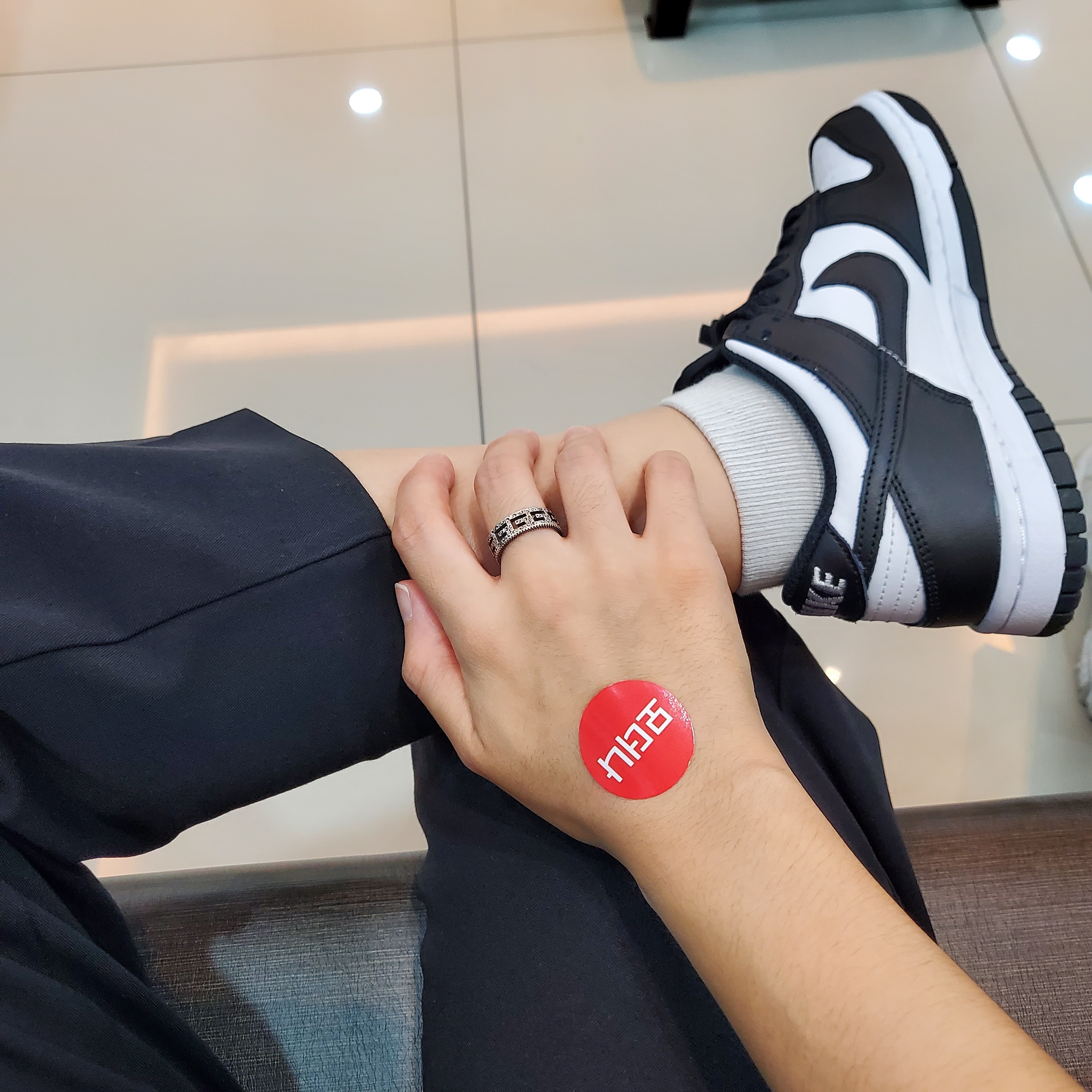 (GS) Nike Dunk Low Black 착용 스타일 - 2