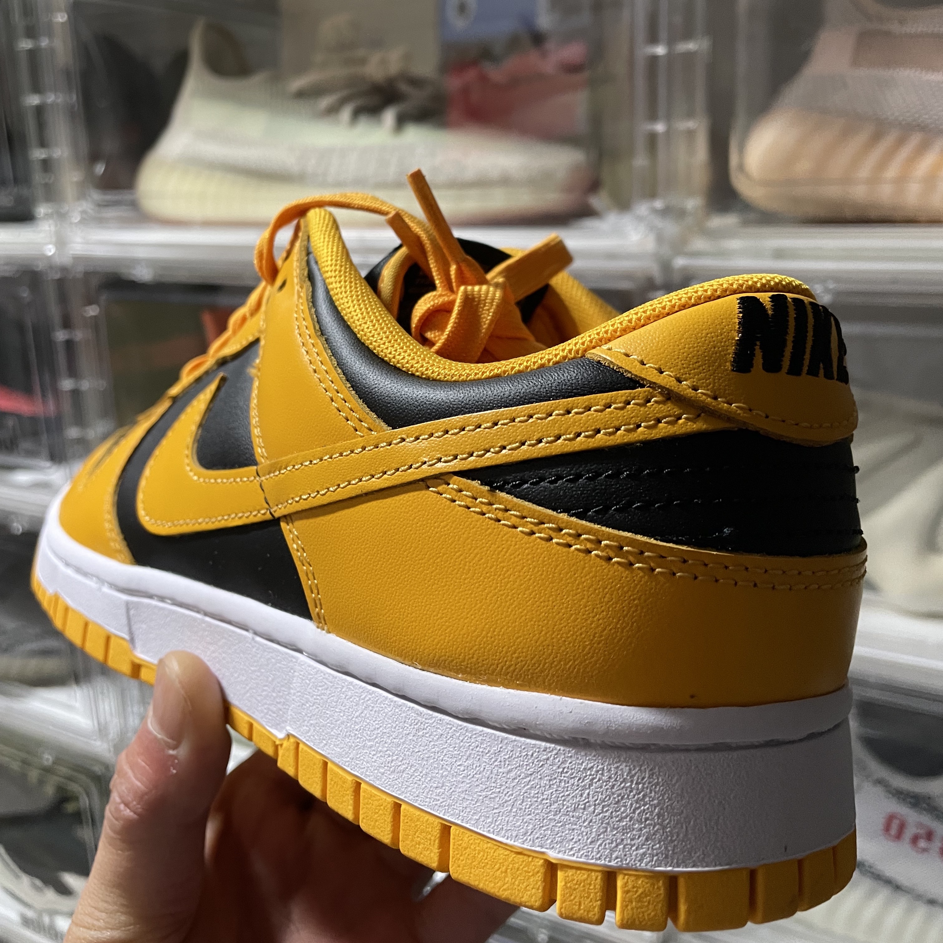 Nike Dunk Low Retro Championship Goldenrod 착용 스타일 - 3