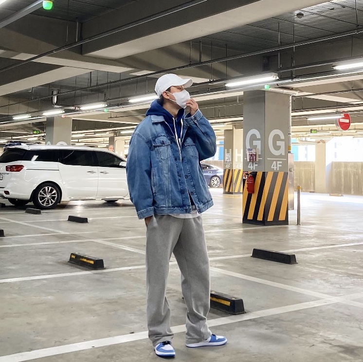 Jordan 1 Retro High OG University Blue 착용 스타일