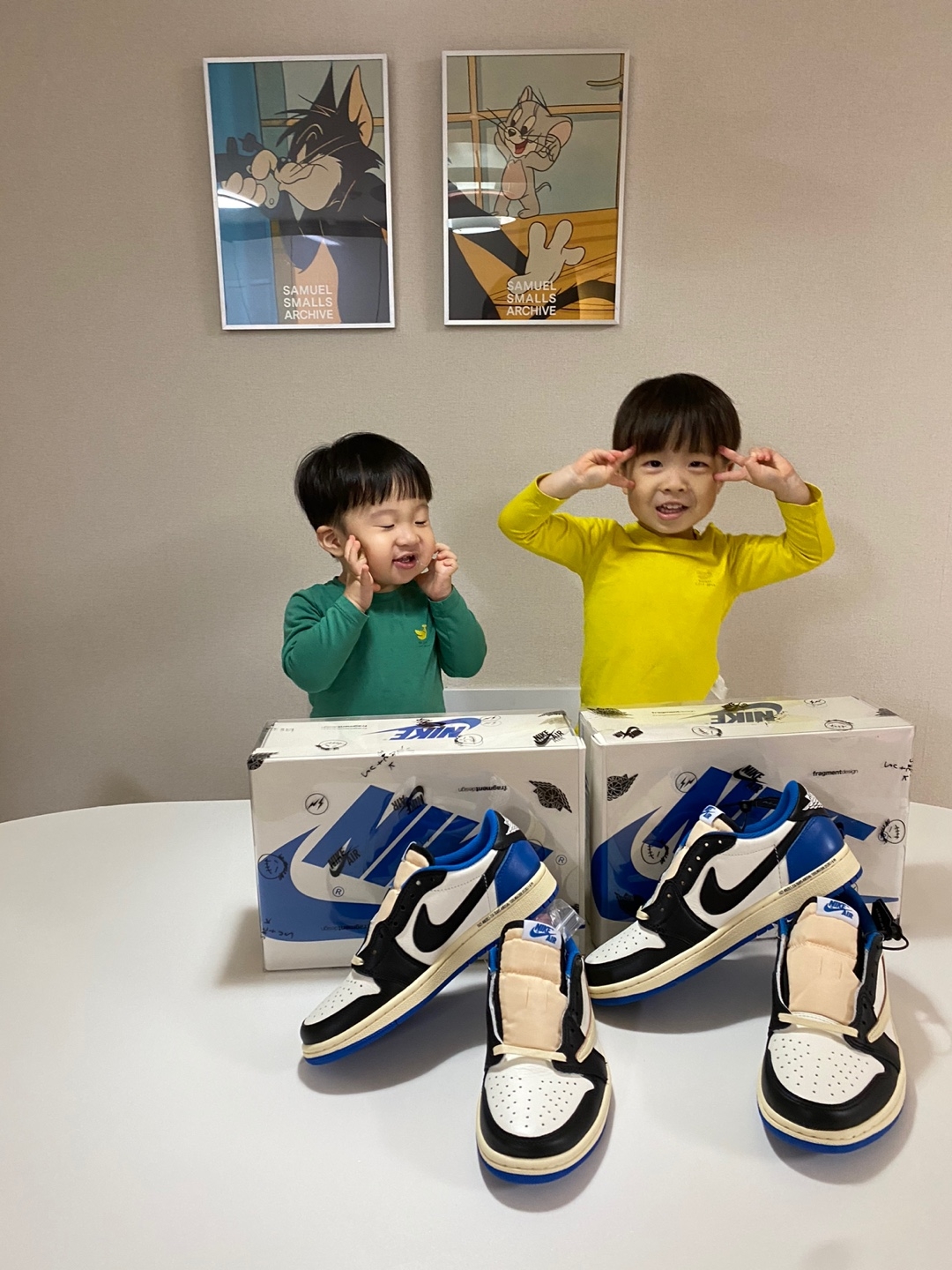 Jordan 1 x Travis Scott x Fragment Retro Low OG SP Military Blue 착용 스타일 - 2
