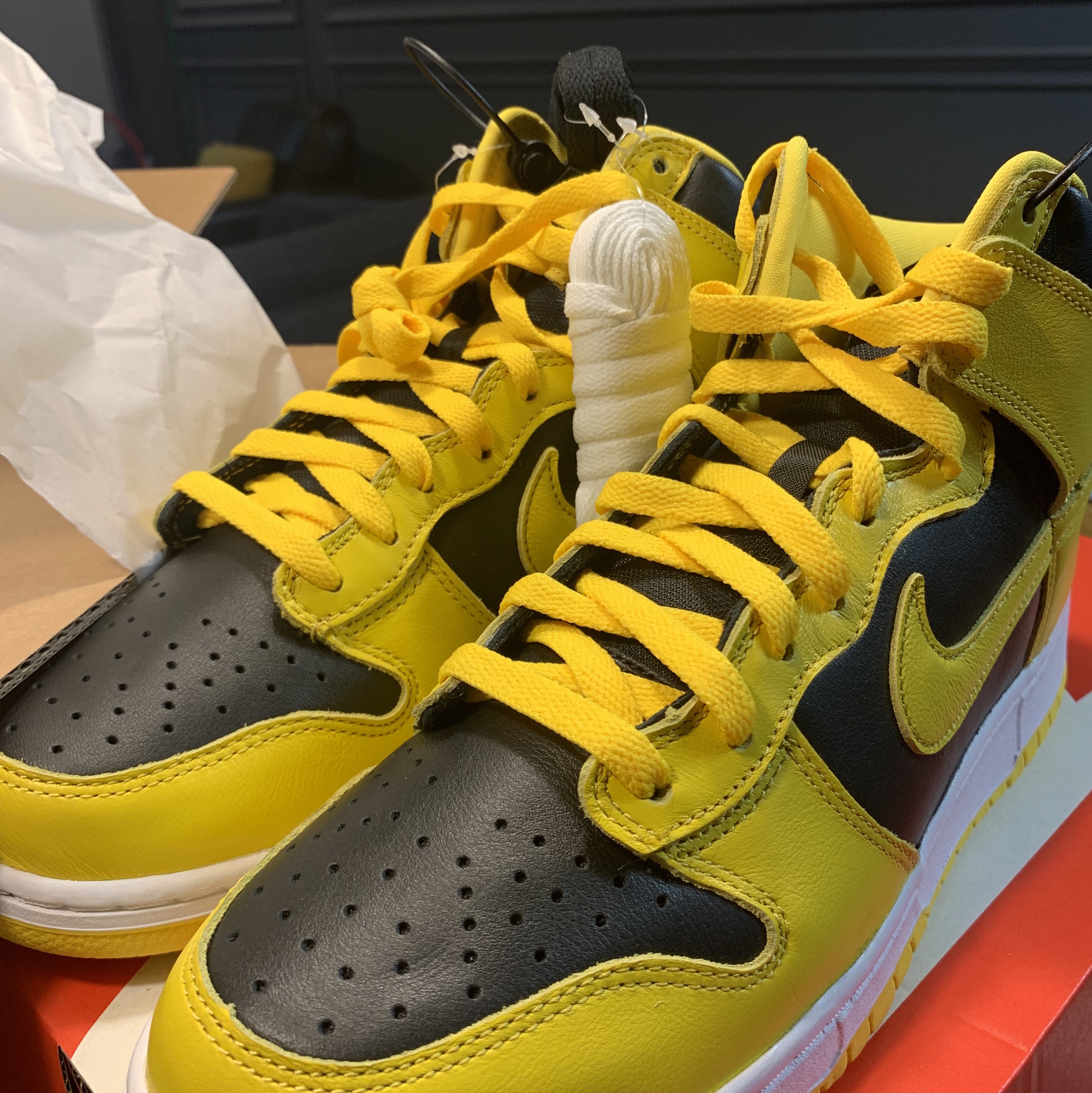 Nike Dunk High SP Varsity Maize 착용 스타일 - 2