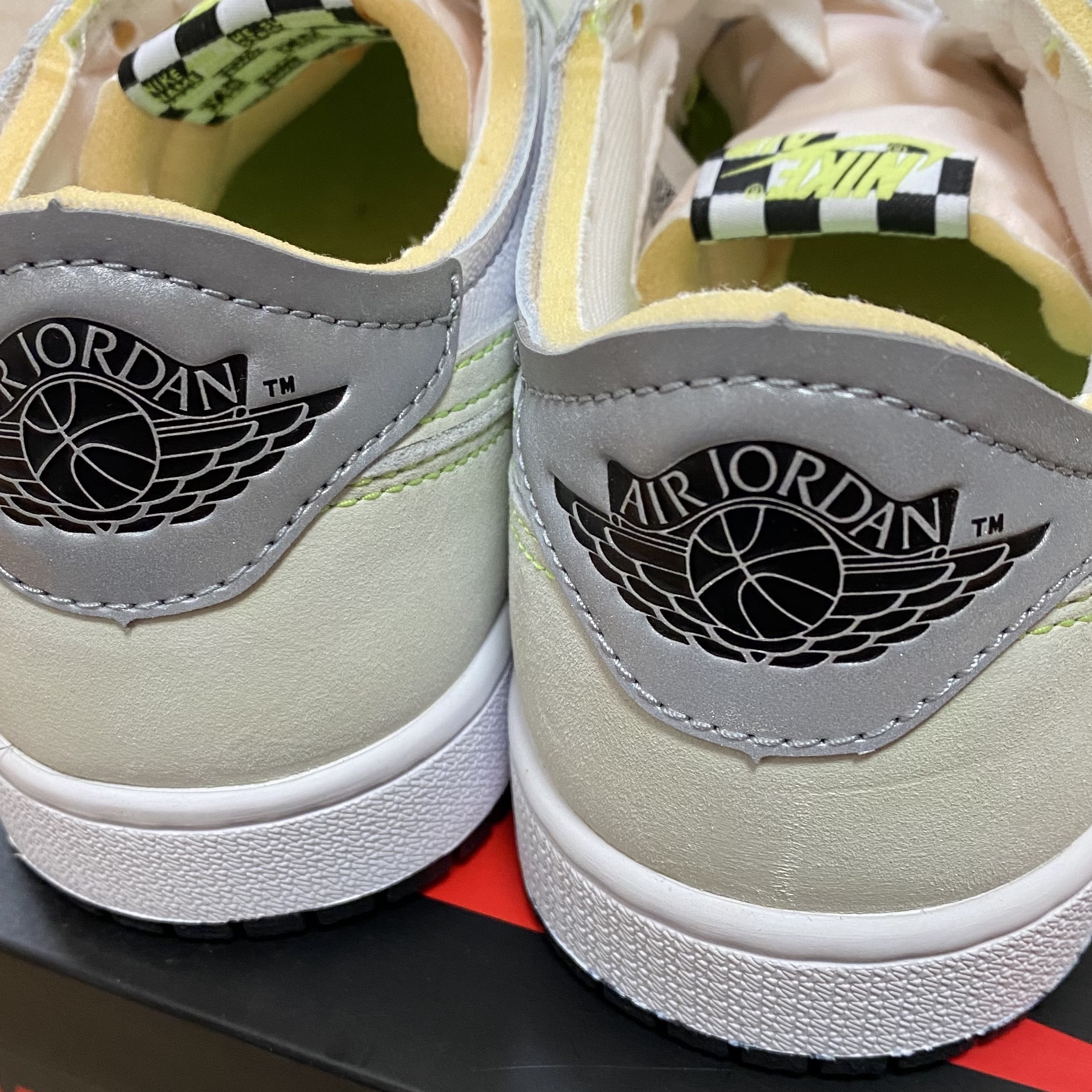 Jordan 1 Low OG Ghost Green 착용 스타일 - 1