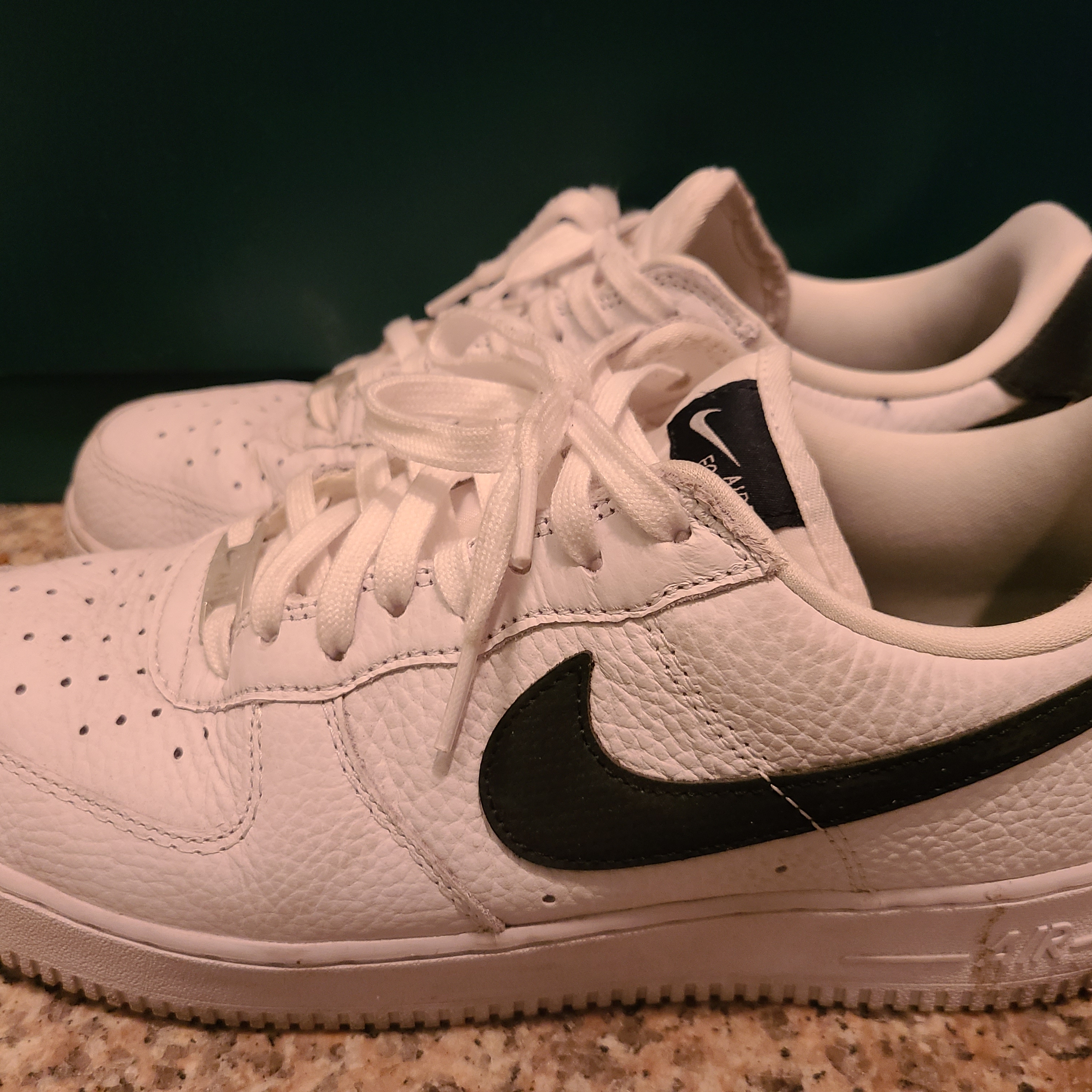 Nike Air Force 1 '07 Craft White & Obsidian 착용 스타일 - 1