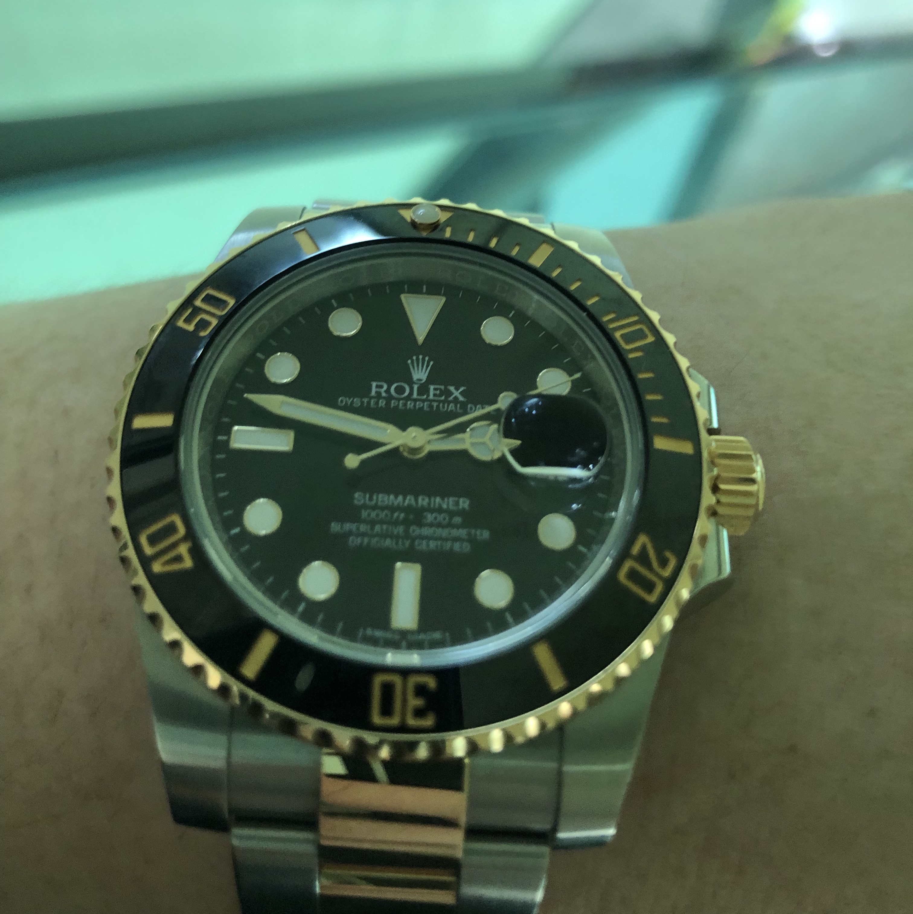 Rolex Submariner Date 40mm 116613LN Black Oyster 착용 스타일