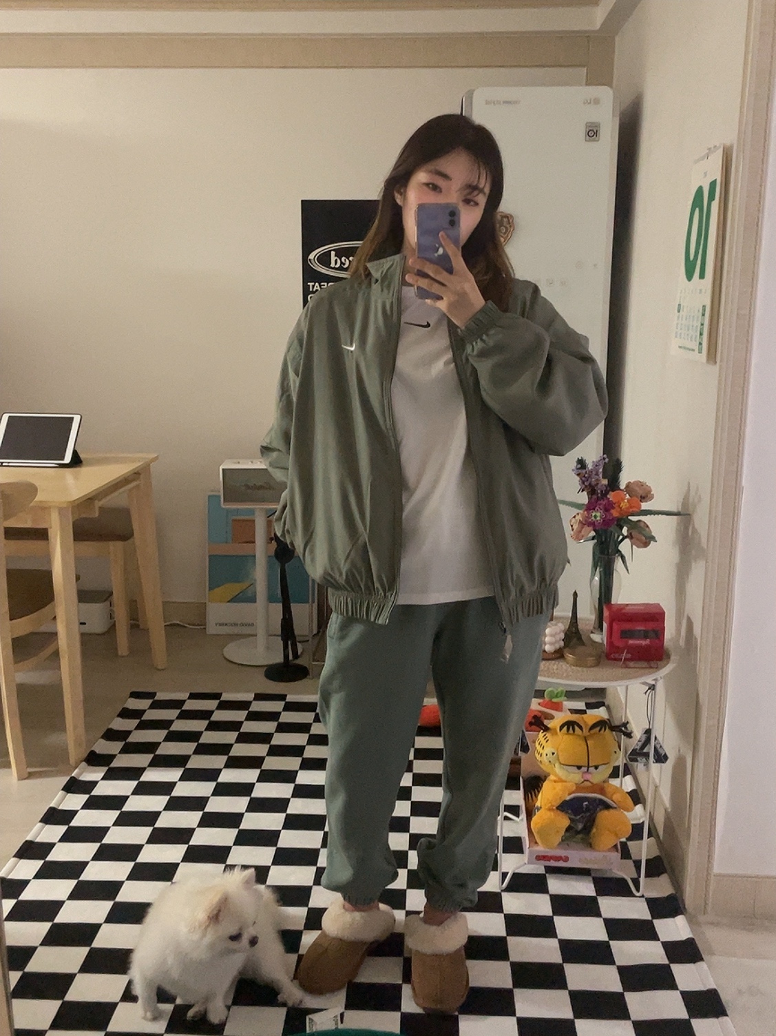 Nike NRG Solo Swoosh Satin Bomber Jacket Light Army - Asia, Nike x Drake Nocta Cardinal Stock Essential T-Shirt White - Asia 착용 스타일