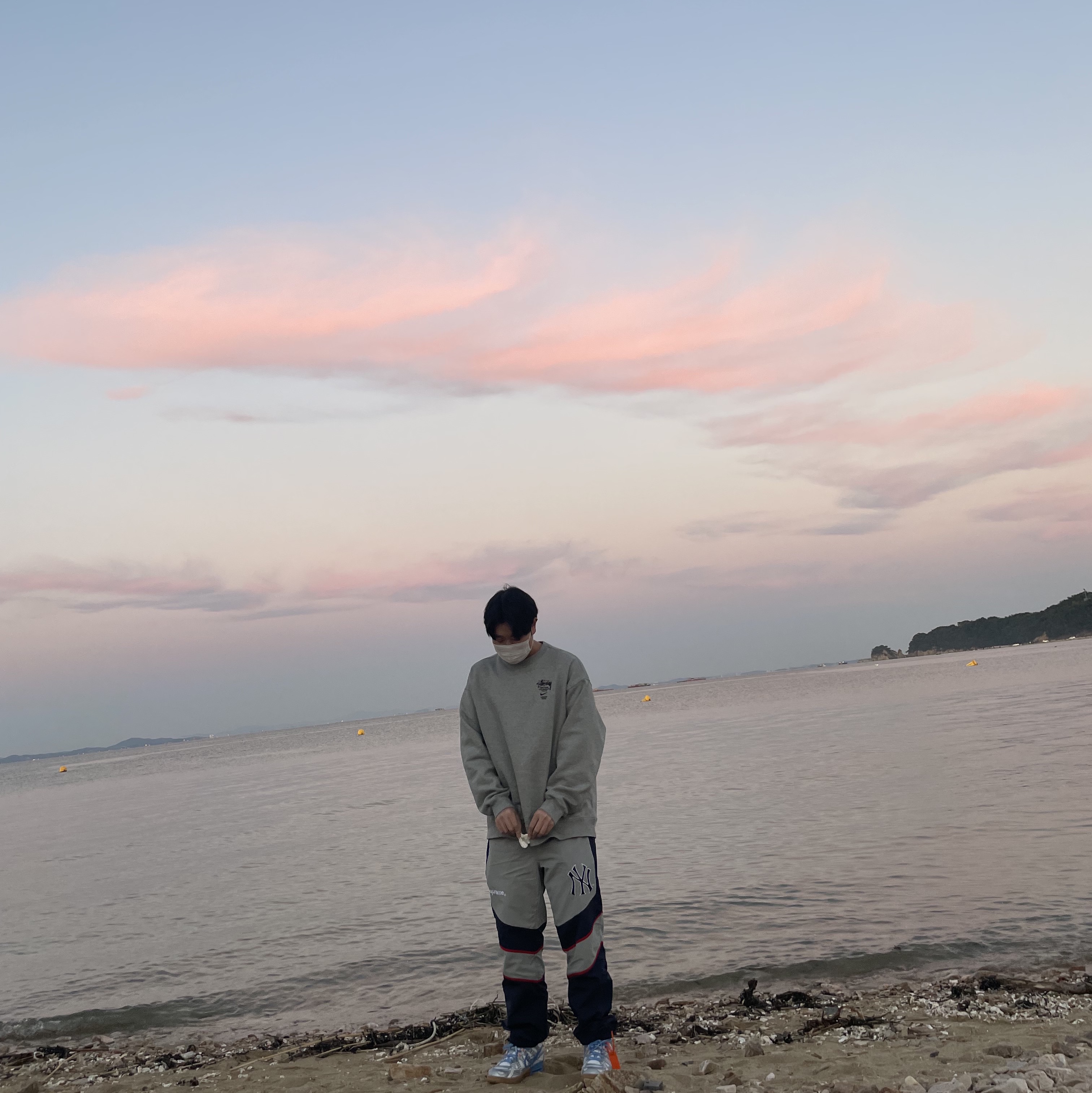 Supreme x New York Yankees Track Pants Navy - 21FW, Nike x Off-White Air Rubber Dunk University Blue 착용 스타일 - 1