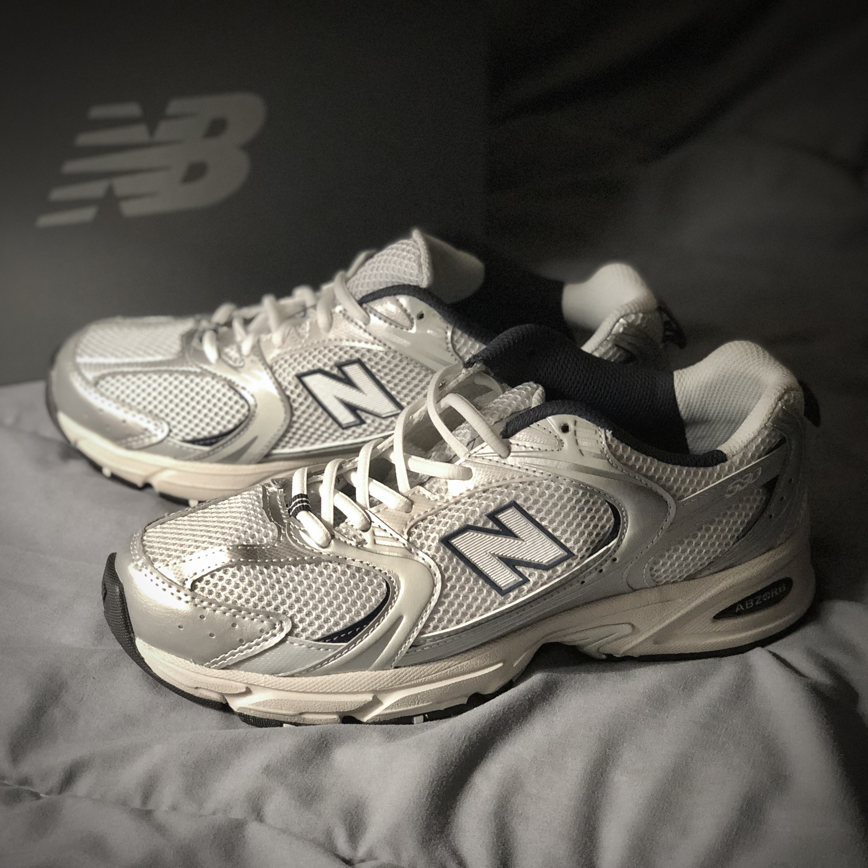 New Balance 530 Steel Grey 착용 스타일
