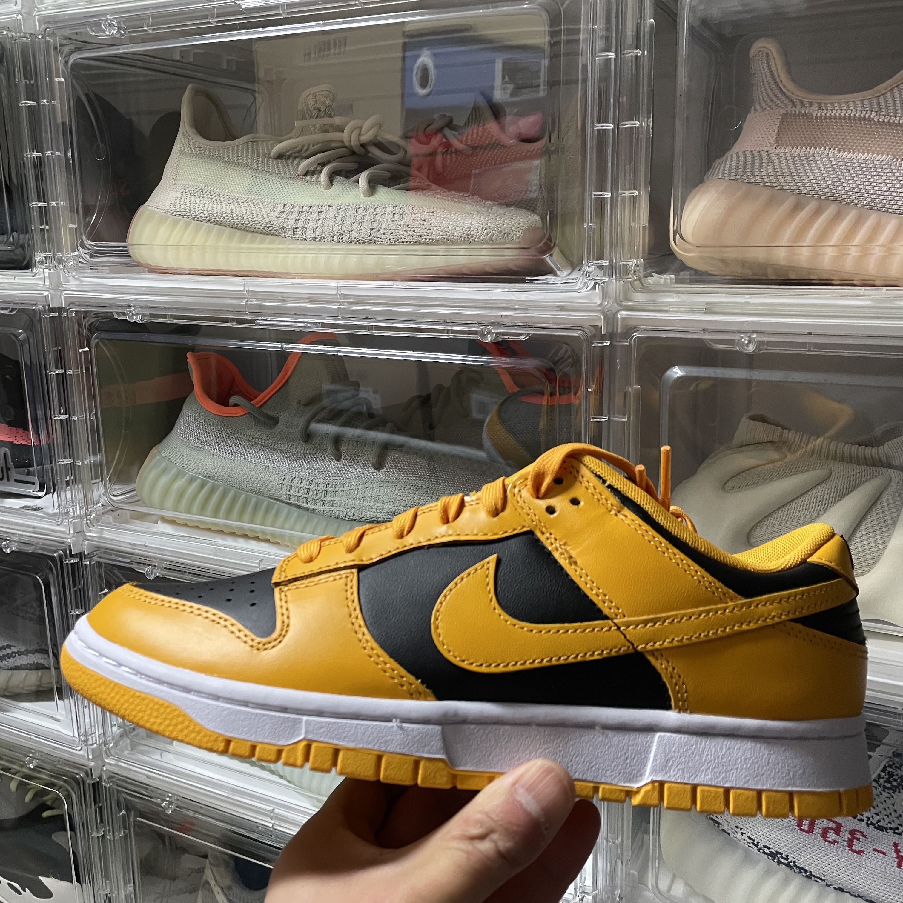 Nike Dunk Low Retro Championship Goldenrod 착용 스타일 - 2