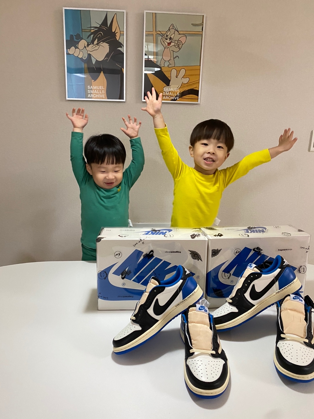 Jordan 1 x Travis Scott x Fragment Retro Low OG SP Military Blue 착용 스타일 - 1