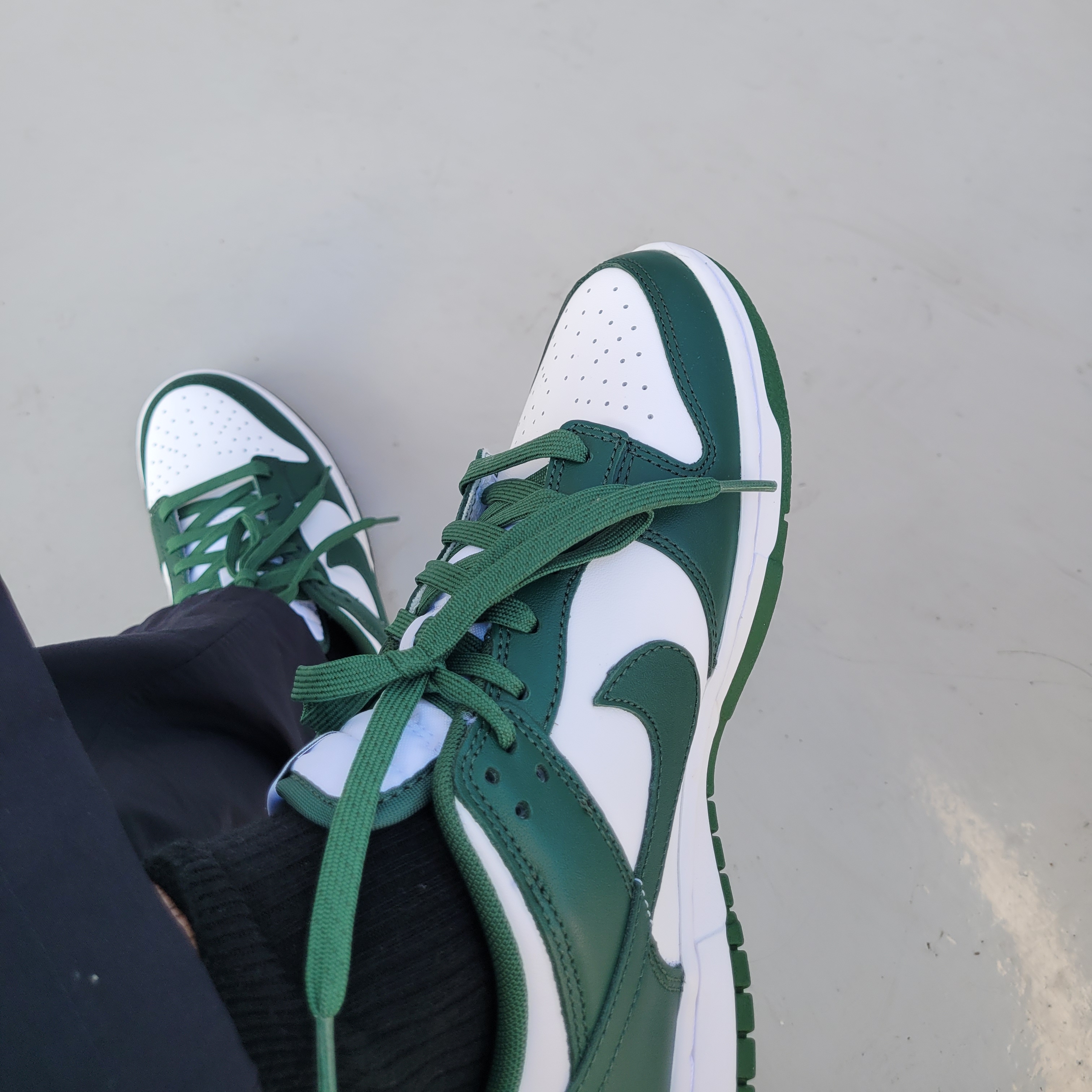 Nike Dunk Low Retro Varsity Green 착용 스타일