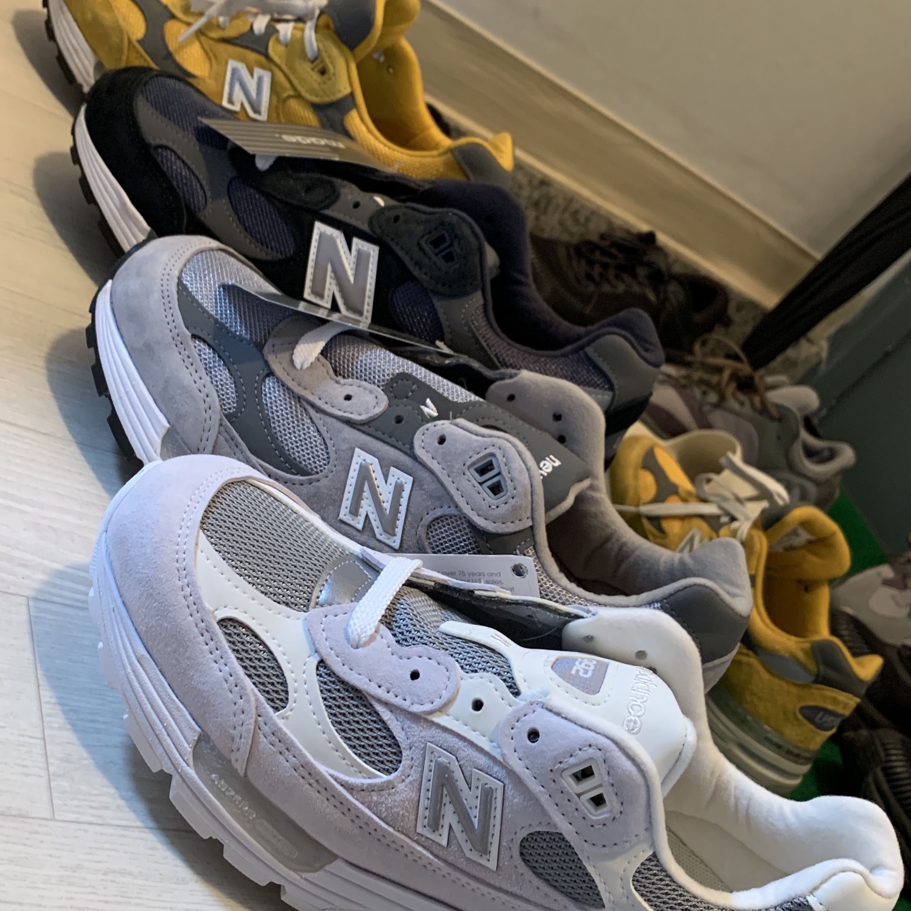 New Balance 992 Made in USA White Silver, New Balance 992 Made in USA Grey - D Standard 착용 스타일