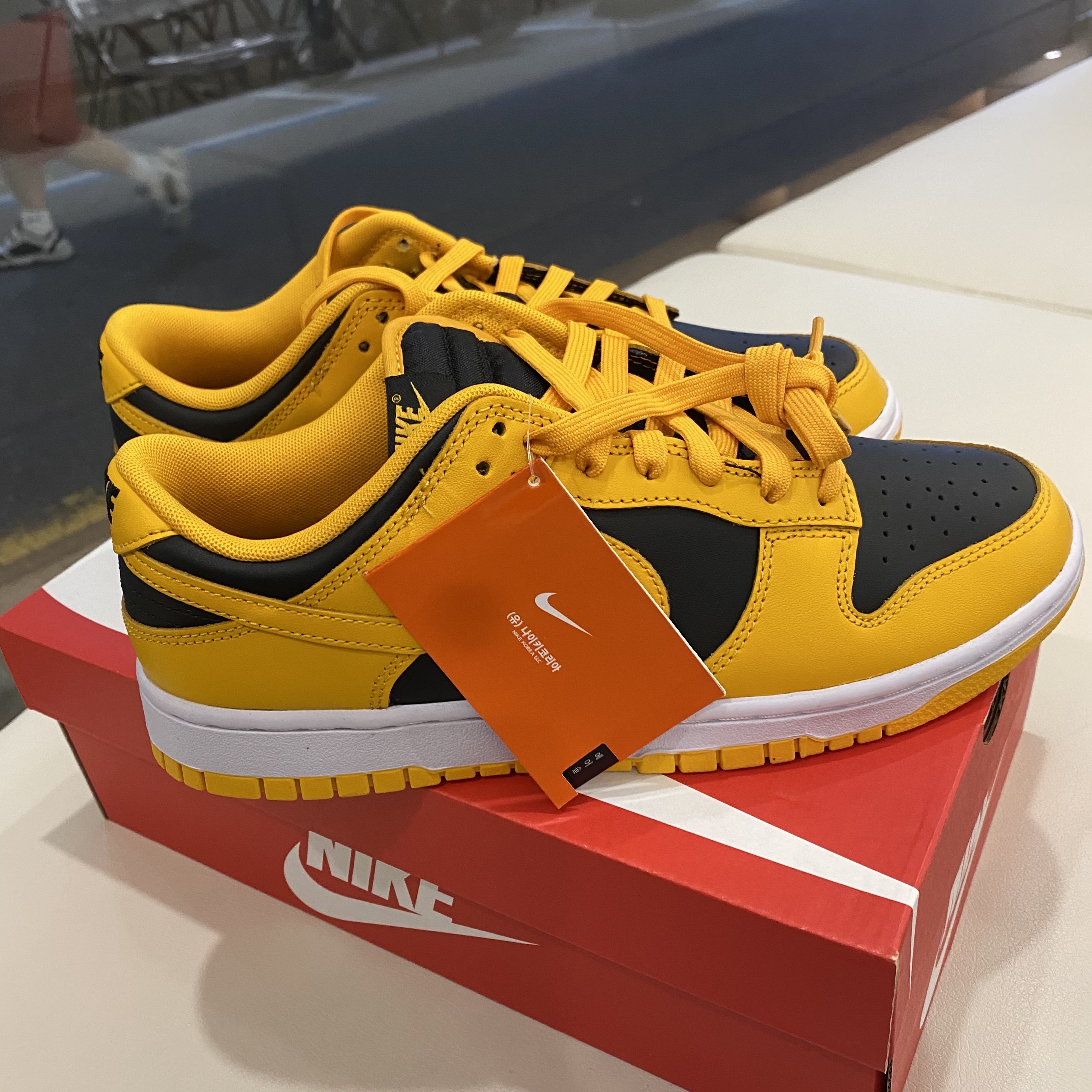 Nike Dunk Low Retro Championship Goldenrod 착용 스타일