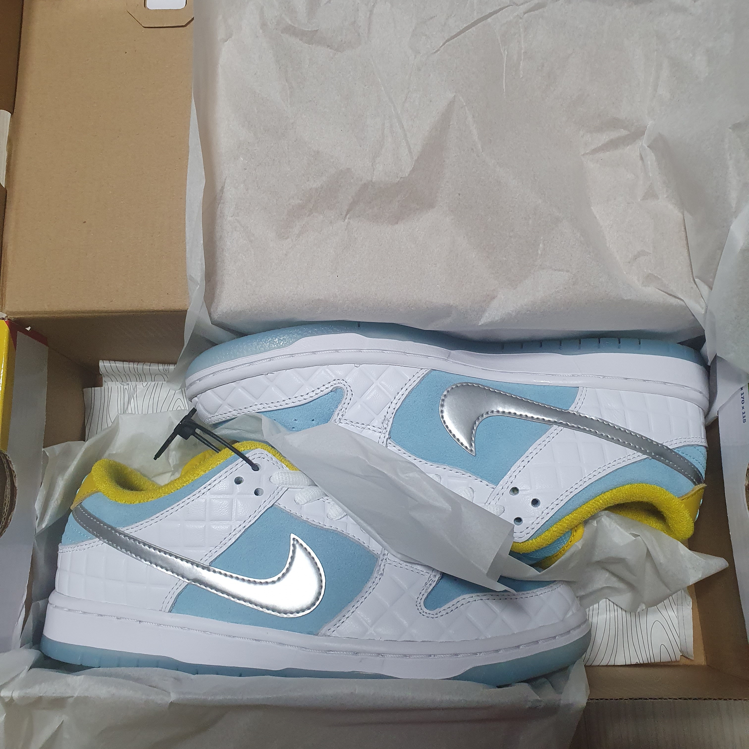 Nike x FTC SB Dunk Low Pro QS Lagoon Pulse 착용 스타일 - 2