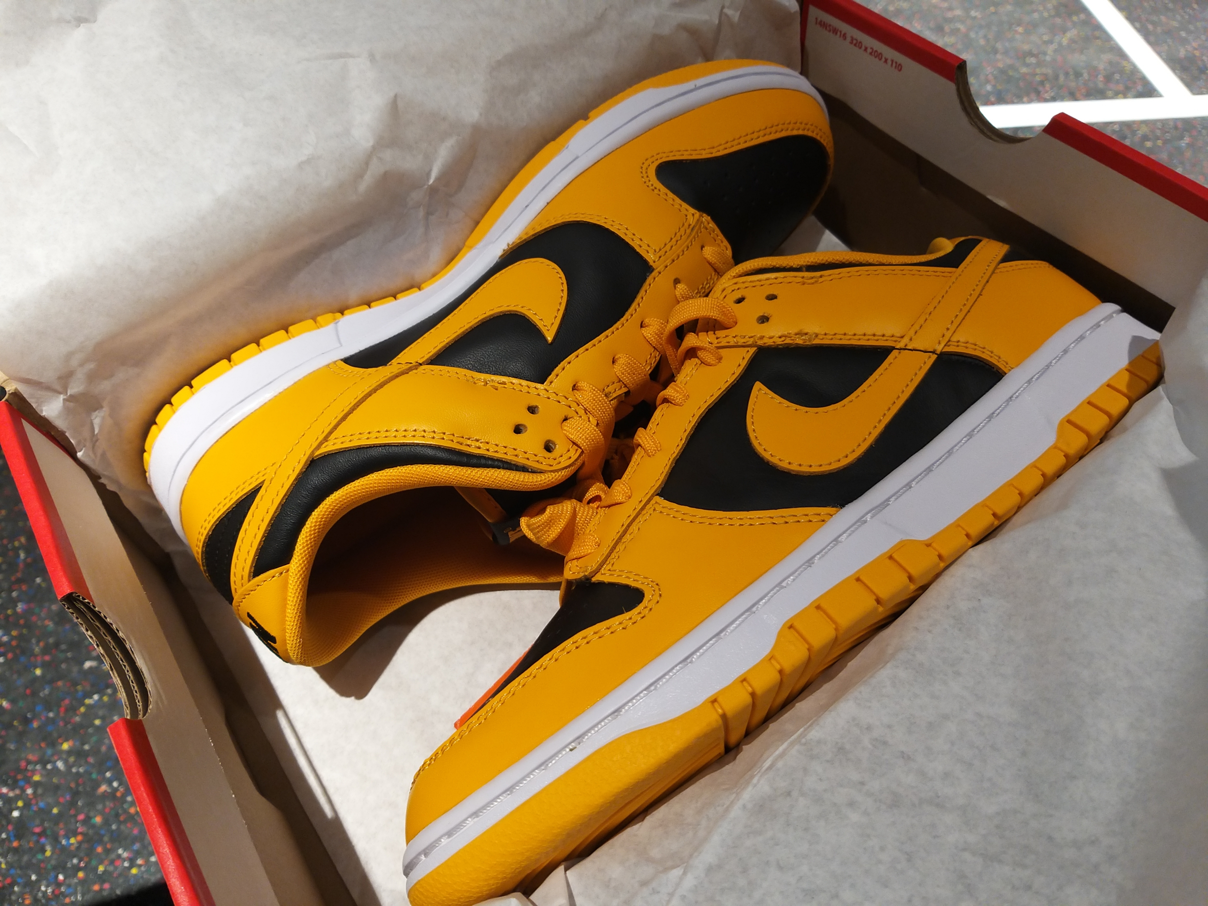 Nike Dunk Low Retro Championship Goldenrod 착용 스타일