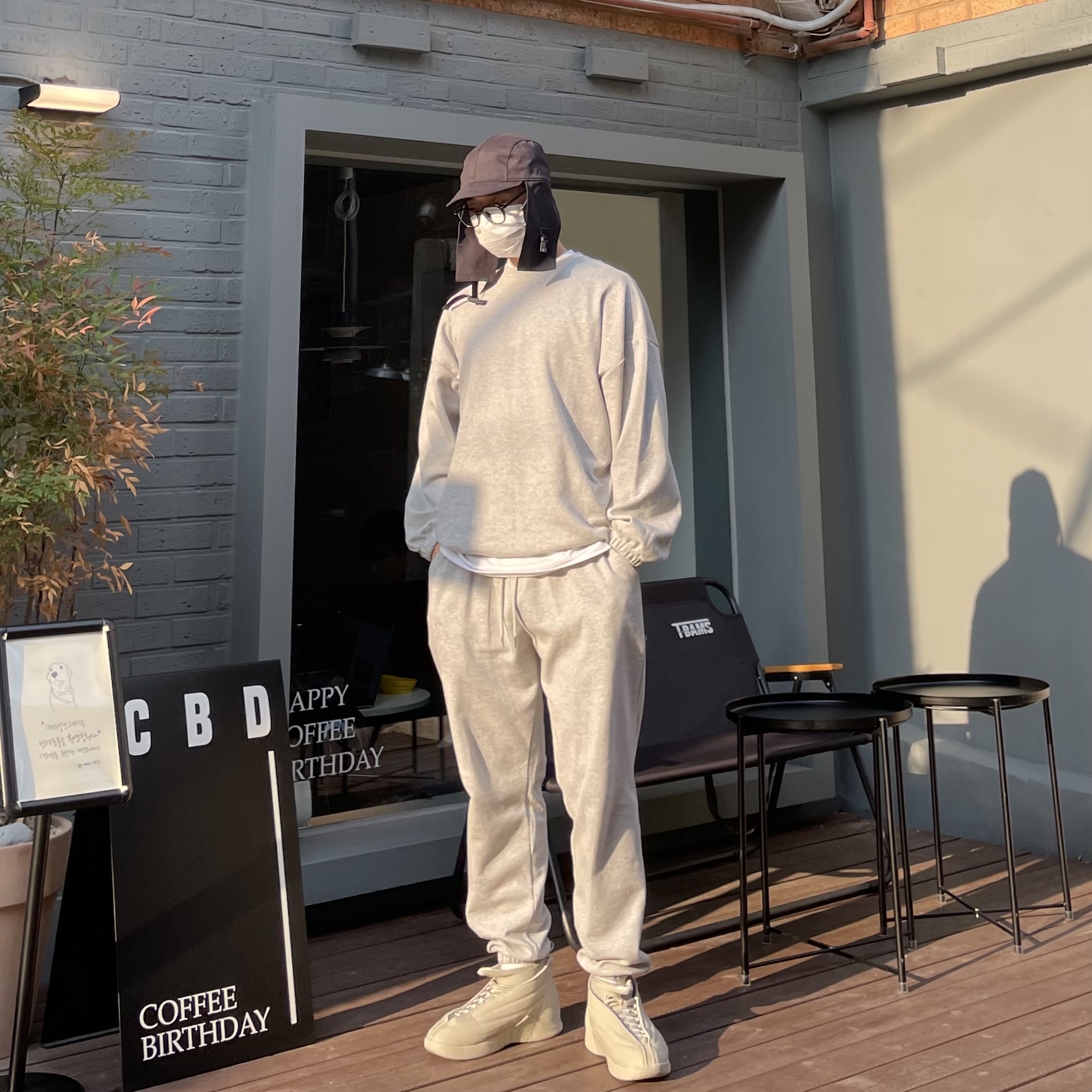 (W) Jordan 15 x Billie Eilish Retro SP Beige 착용 스타일 - 1